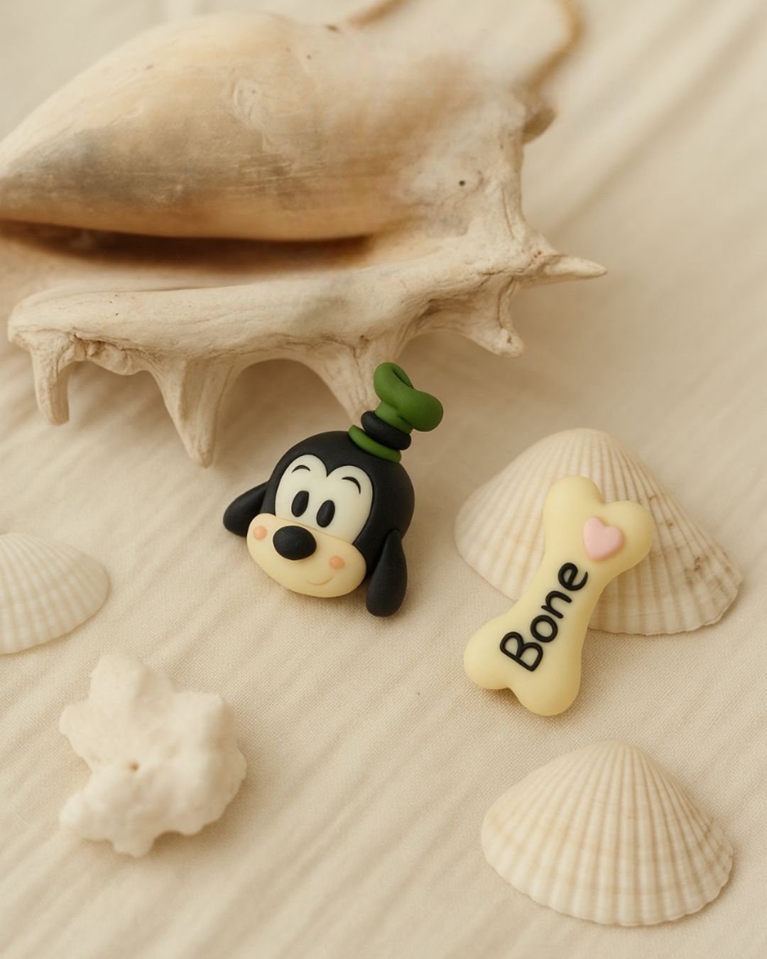 GOOFY & THE BONE.