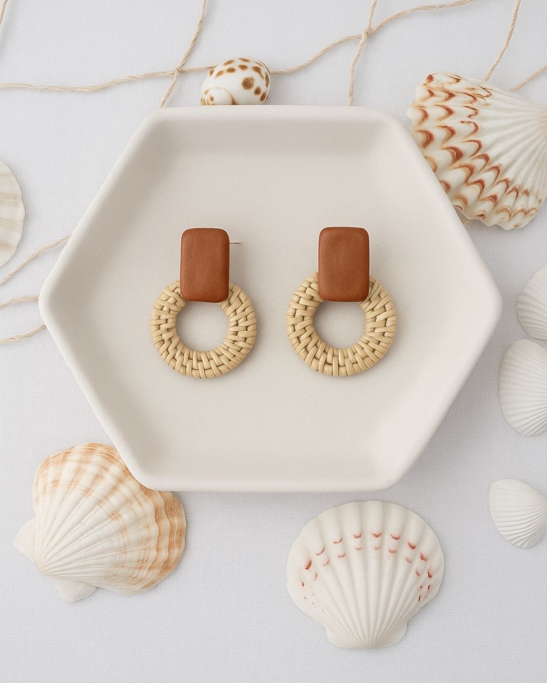 EVI WHITE JUTE EARRINGS