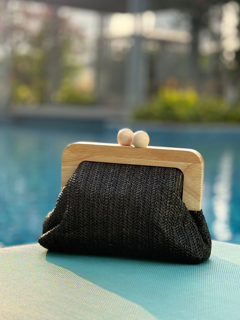 TERRA WEAVE CLUTCH BLACK