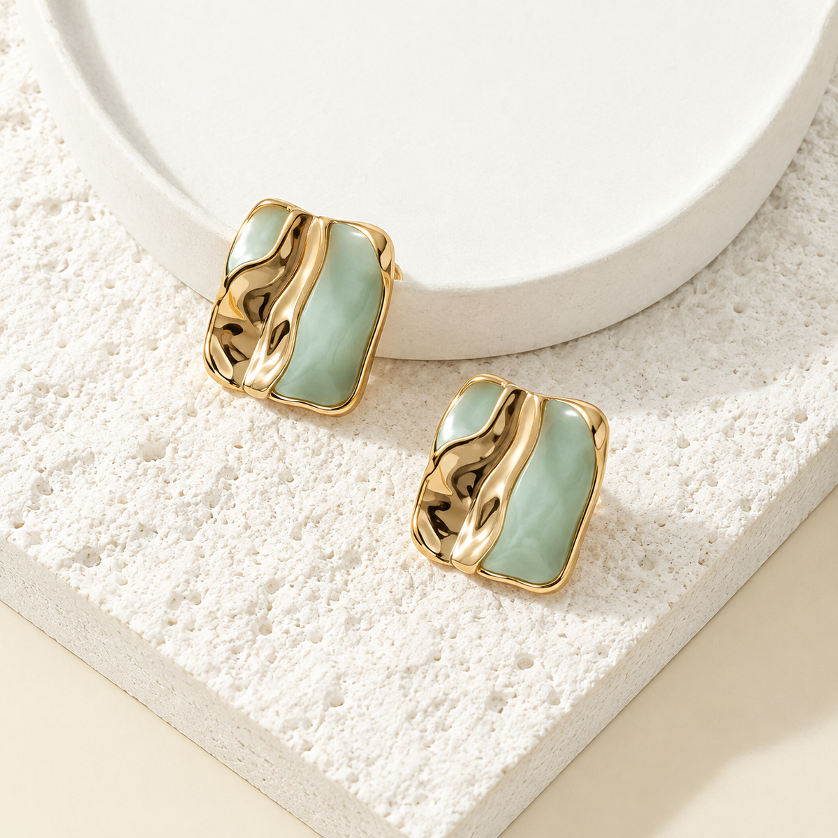 Flow Frame Studs - Mint