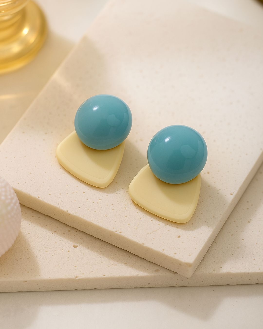 CRINO WHITE BLUE EARRINGS