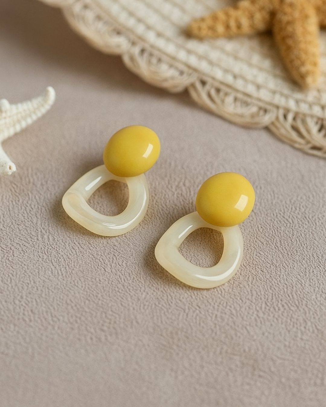 MARIANNE YELLOW & WHITE TWIST EARRINGS