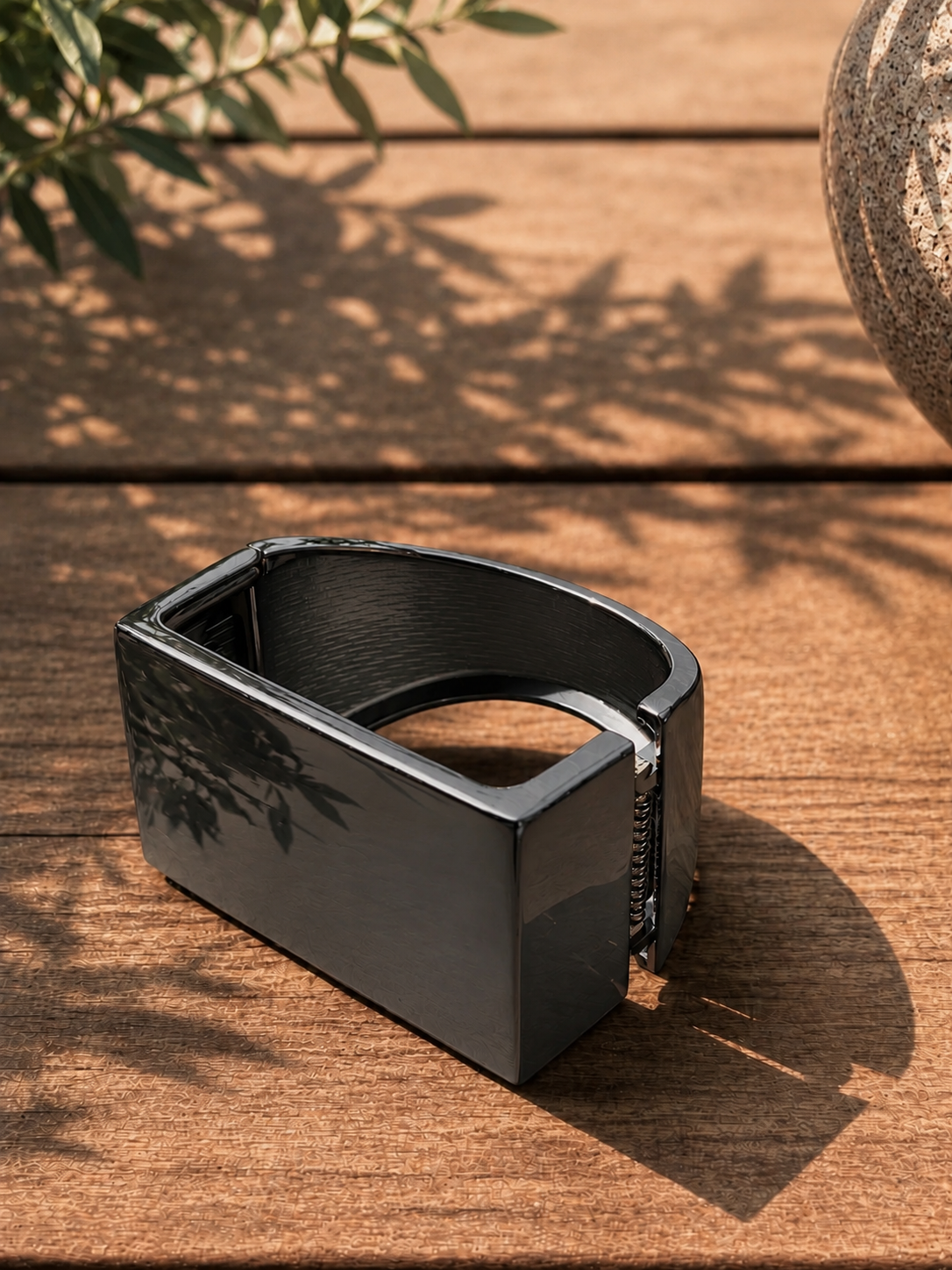 SOLIS SCULPTED BRACELET - GUNMETAL