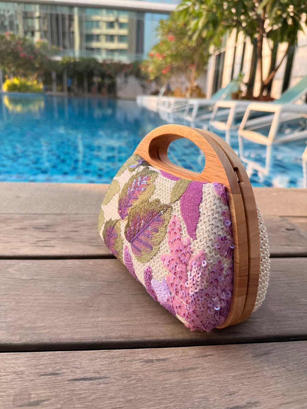BLOOMWOOD HANDHELD BAG LILAC