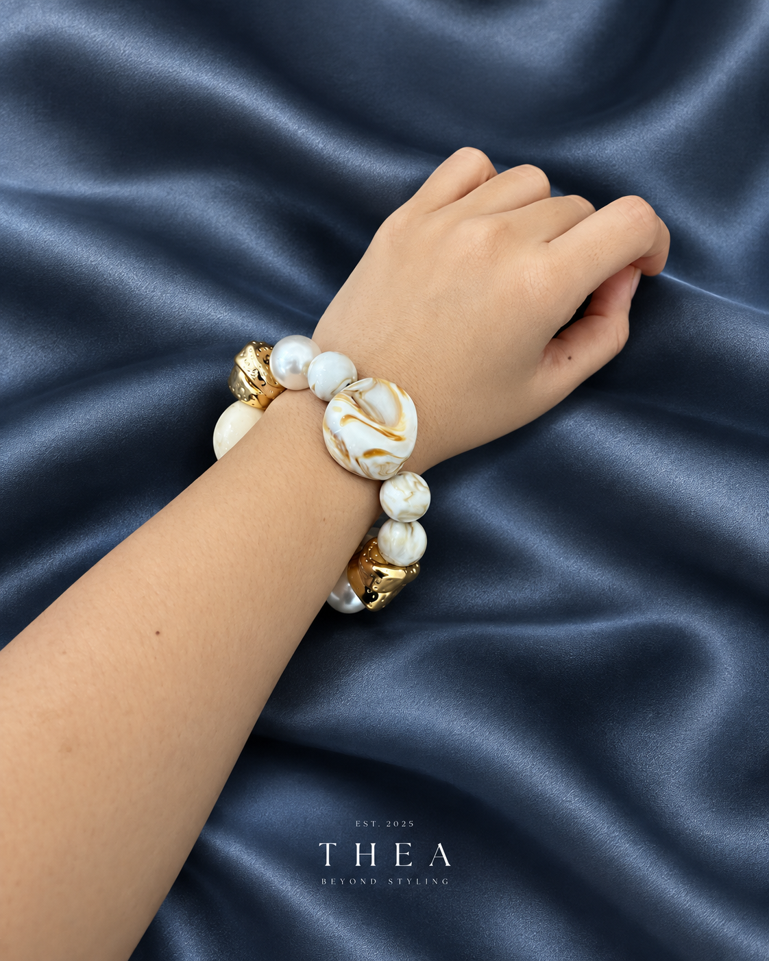 Vanilla Mosaic Bracelet with cream, caramel, pearl-look and gold-tone beads
