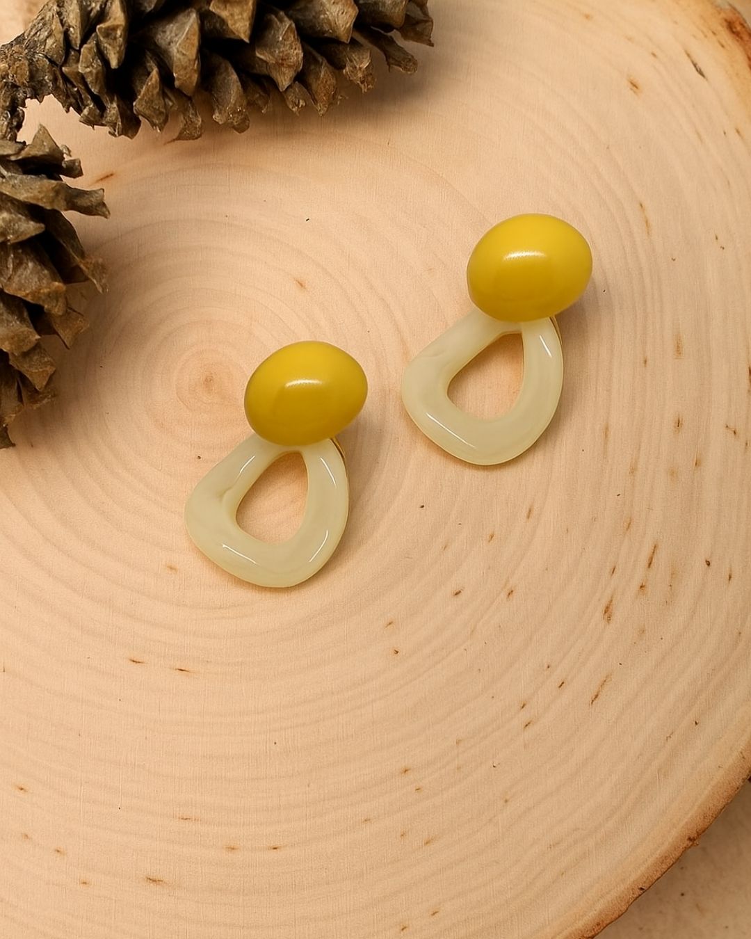 MARIANNE YELLOW & WHITE TWIST EARRINGS