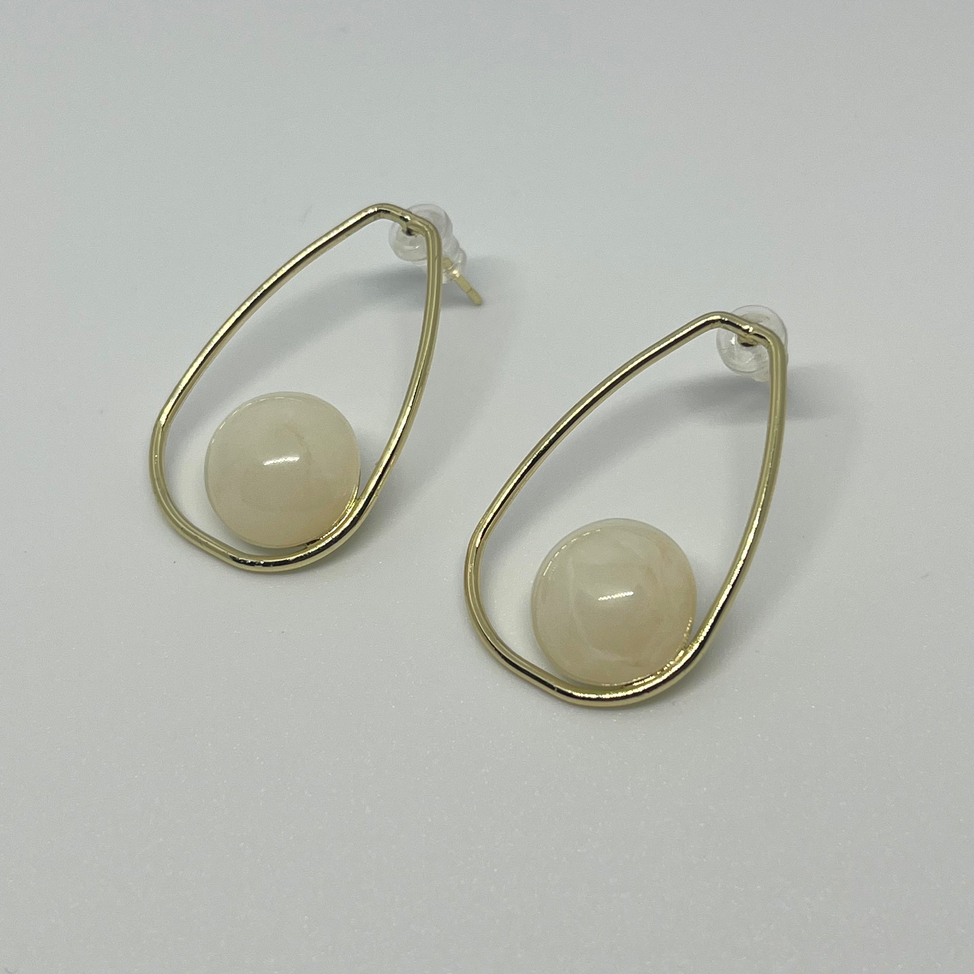 HILDA WHITE EARRINGS