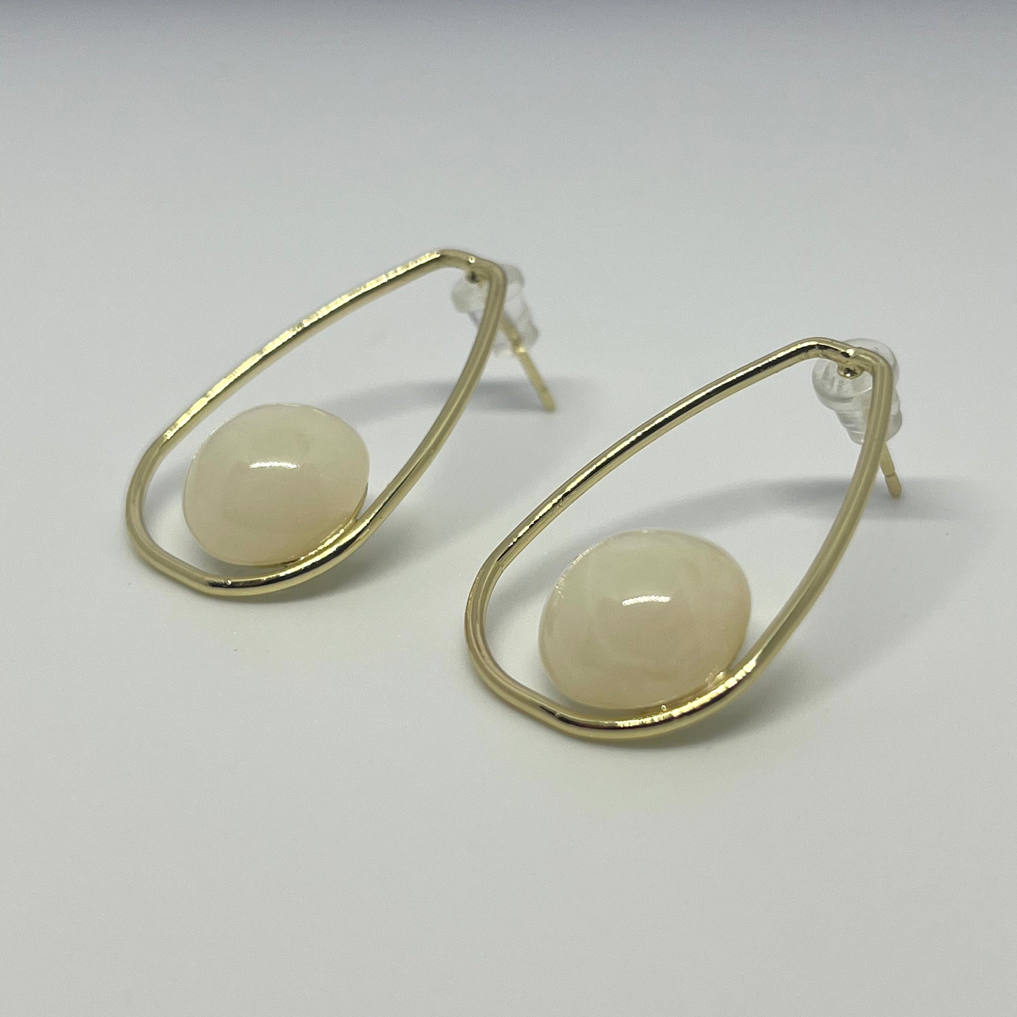 HILDA WHITE EARRINGS