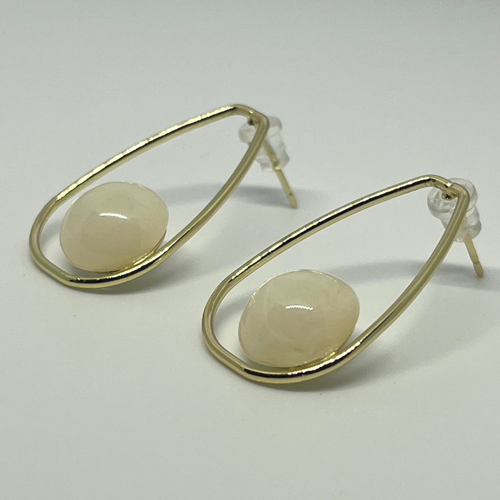 HILDA WHITE EARRINGS