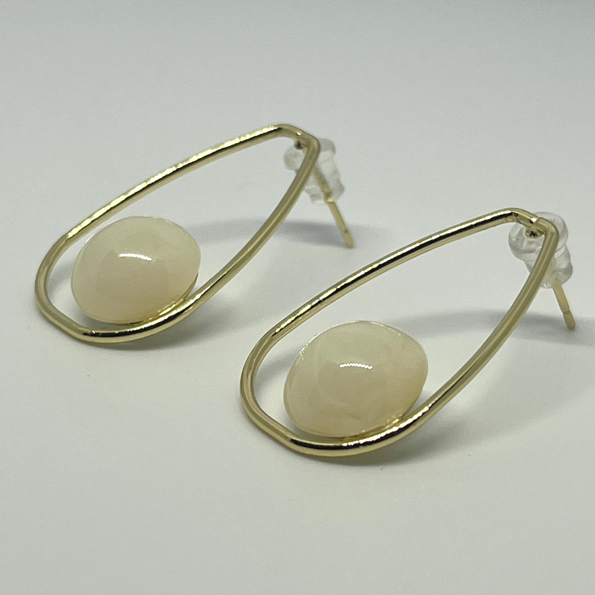 HILDA WHITE EARRINGS