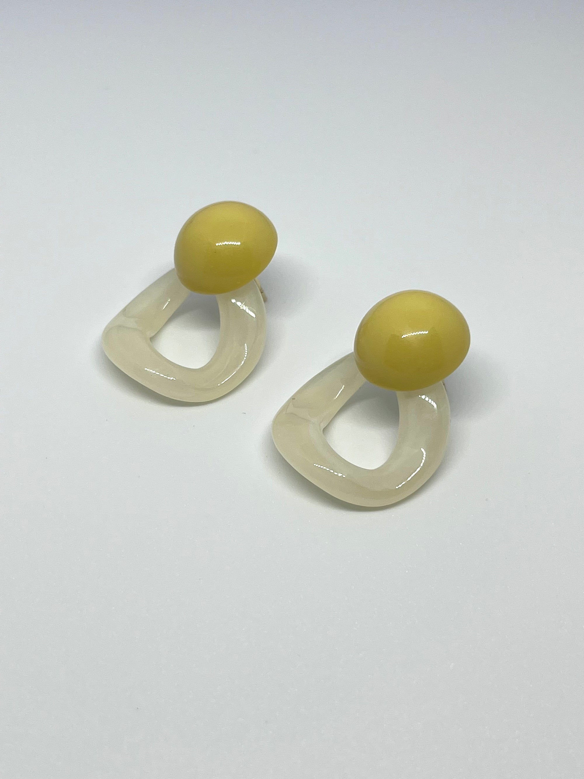 MARIANNE YELLOW & WHITE TWIST EARRINGS