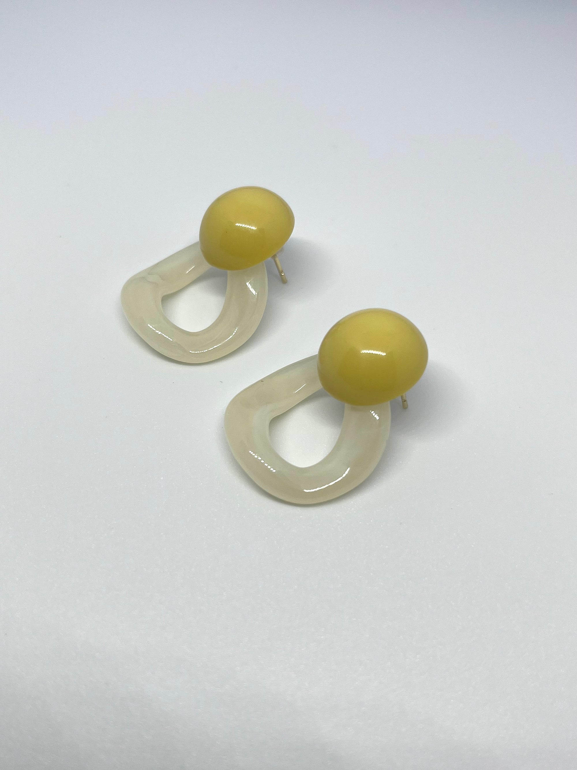 MARIANNE YELLOW & WHITE TWIST EARRINGS