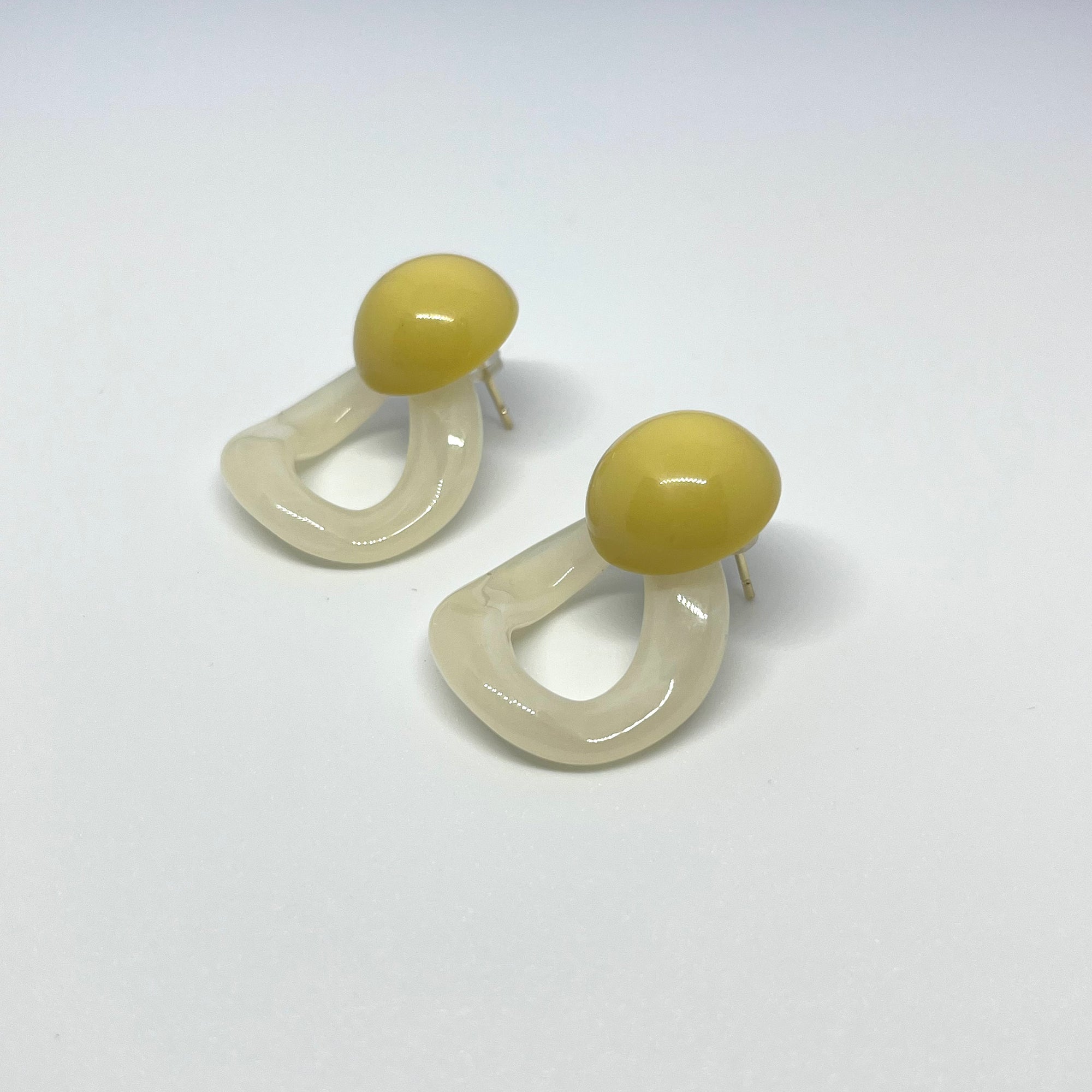 MARIANNE YELLOW & WHITE TWIST EARRINGS