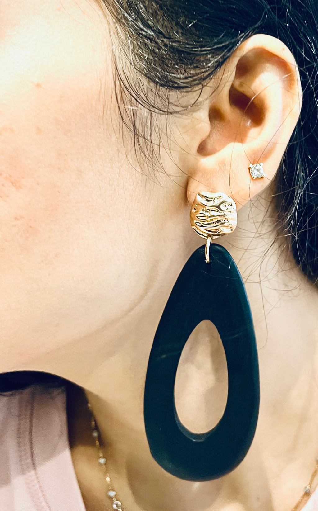 BLACK WOOD DROP EARRINGS