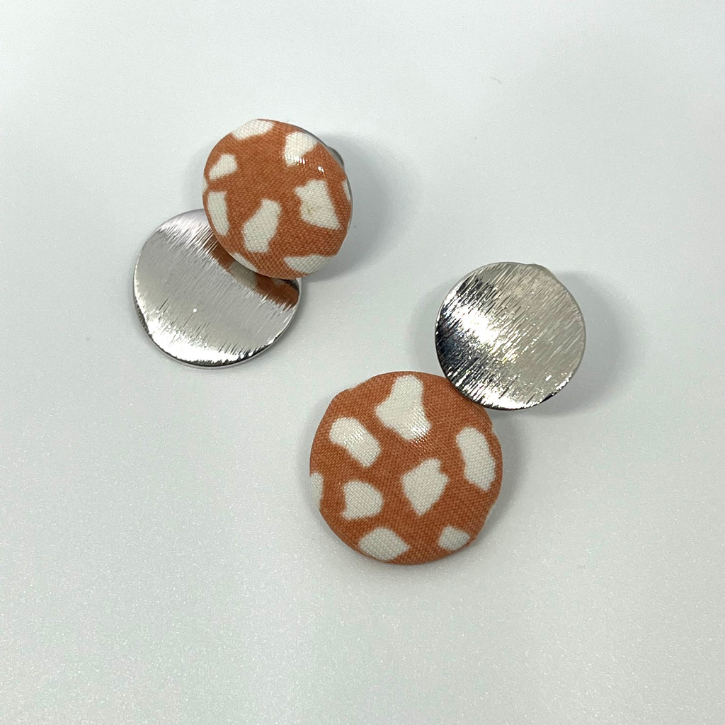 VERA MISMATCHED PEACH & WHITE EARRINGS