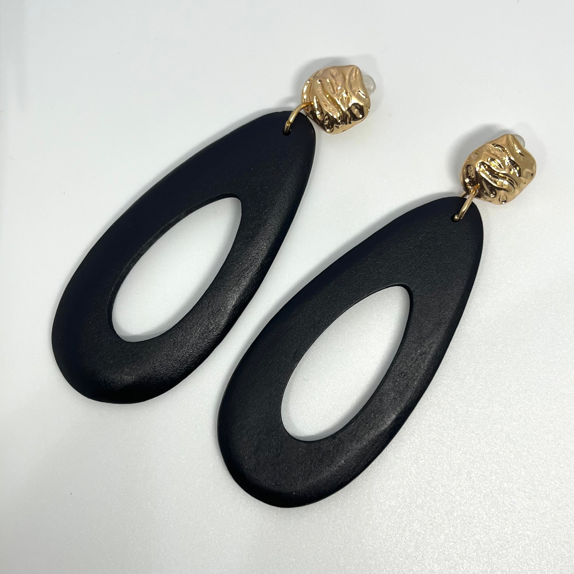 BLACK WOOD DROP EARRINGS