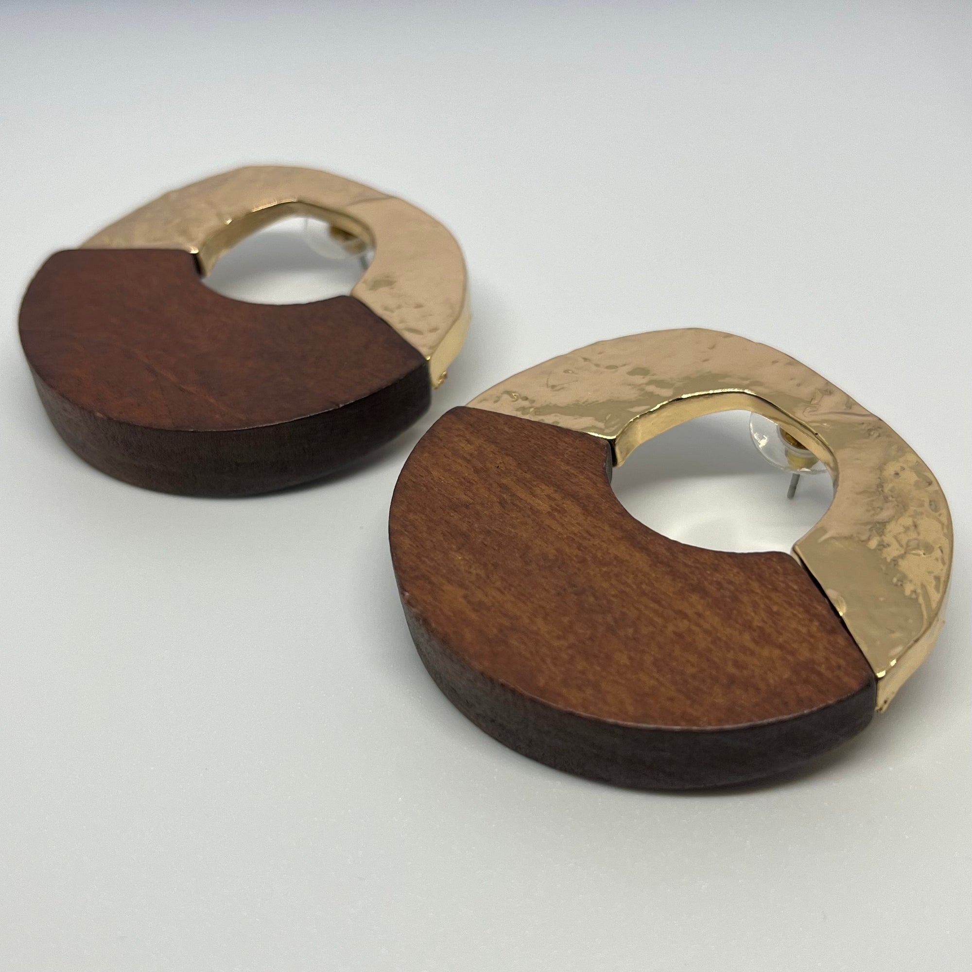 DOROTHEA WOODEN GOLD EARRINGS