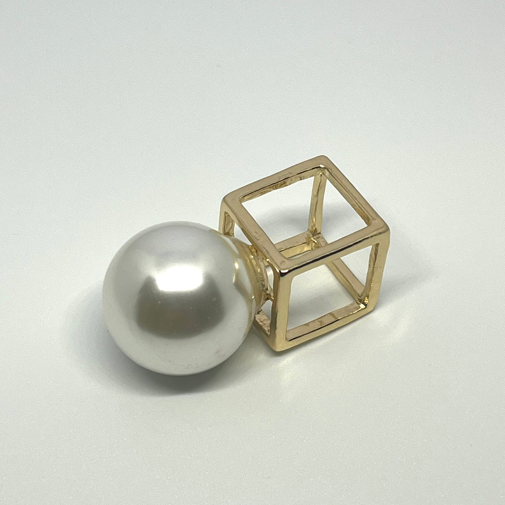 BIG PEARL CUBE RING