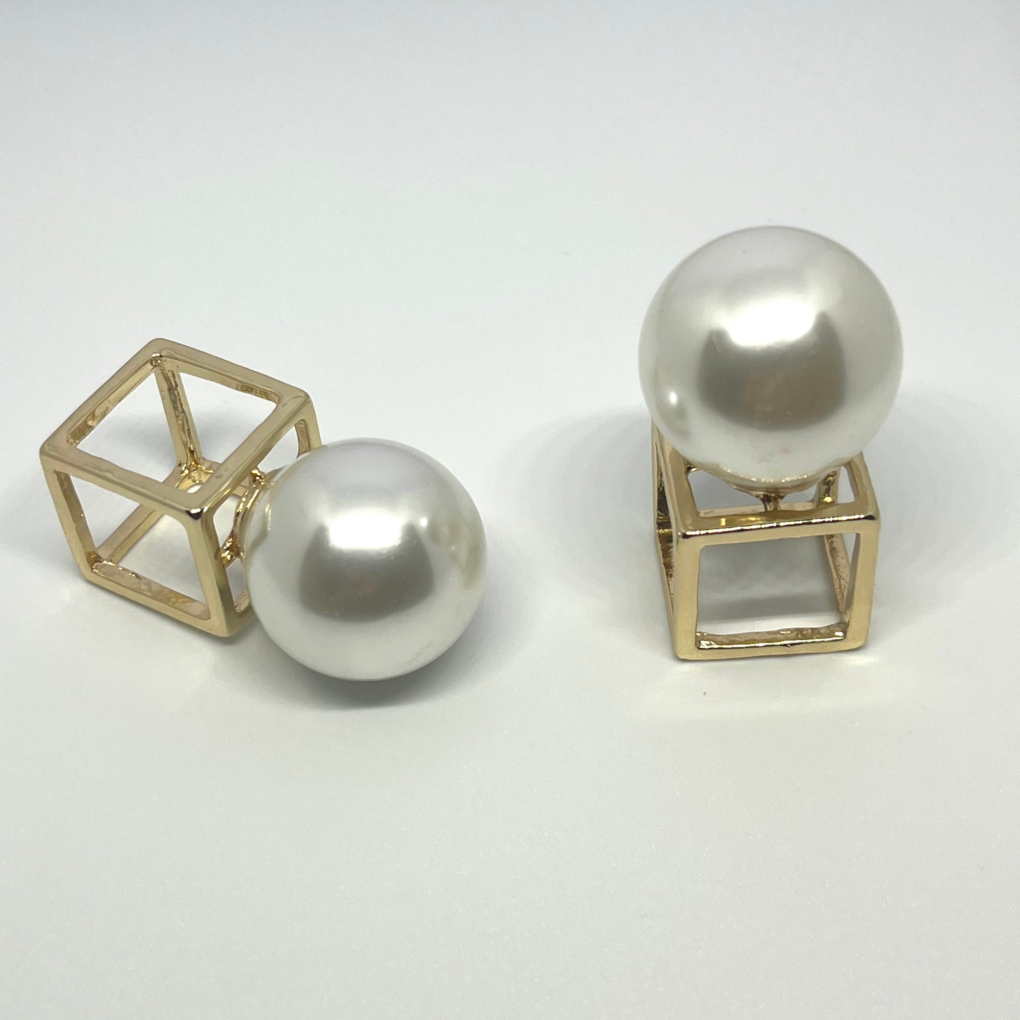 BIG PEARL CUBE RING