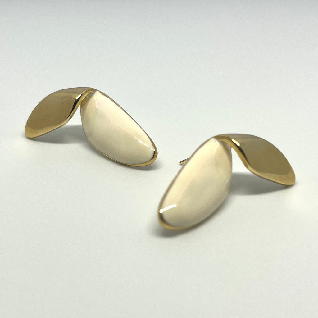 WHITE GOLD FOLD EARRINGS