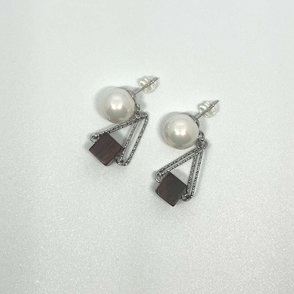 PEARL WITH WOODEN SQUARE EARRINGS