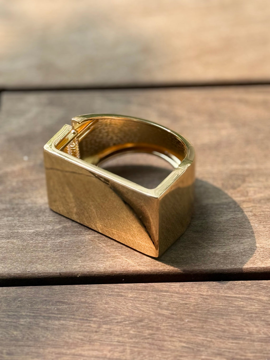 SOLIS SCULPTED BRUSH GOLD CUFF