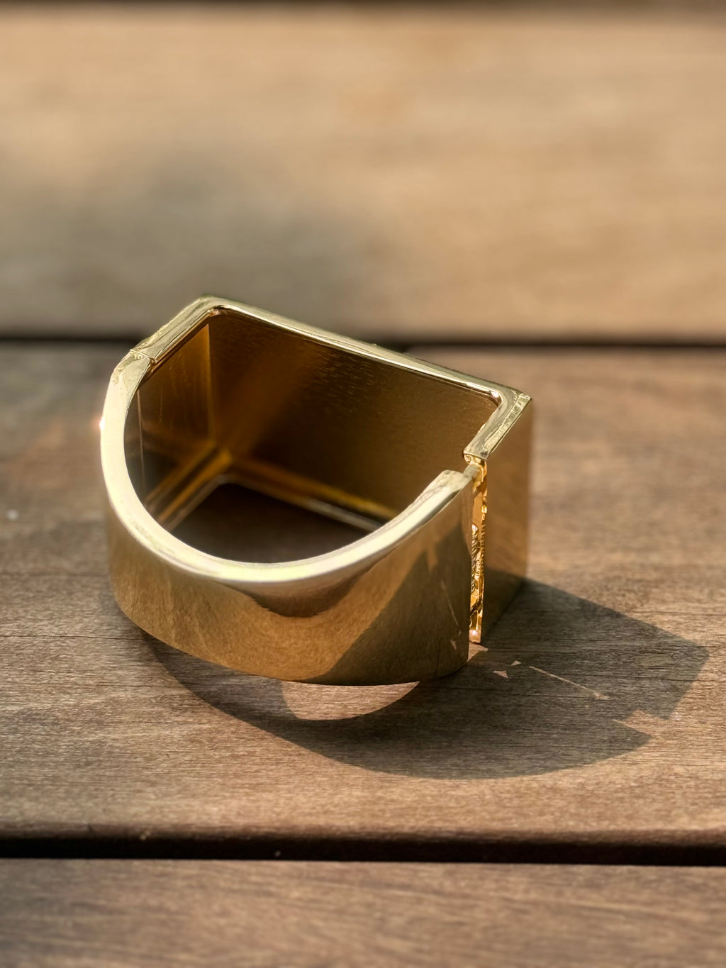 SOLIS SCULPTED BRUSH GOLD CUFF