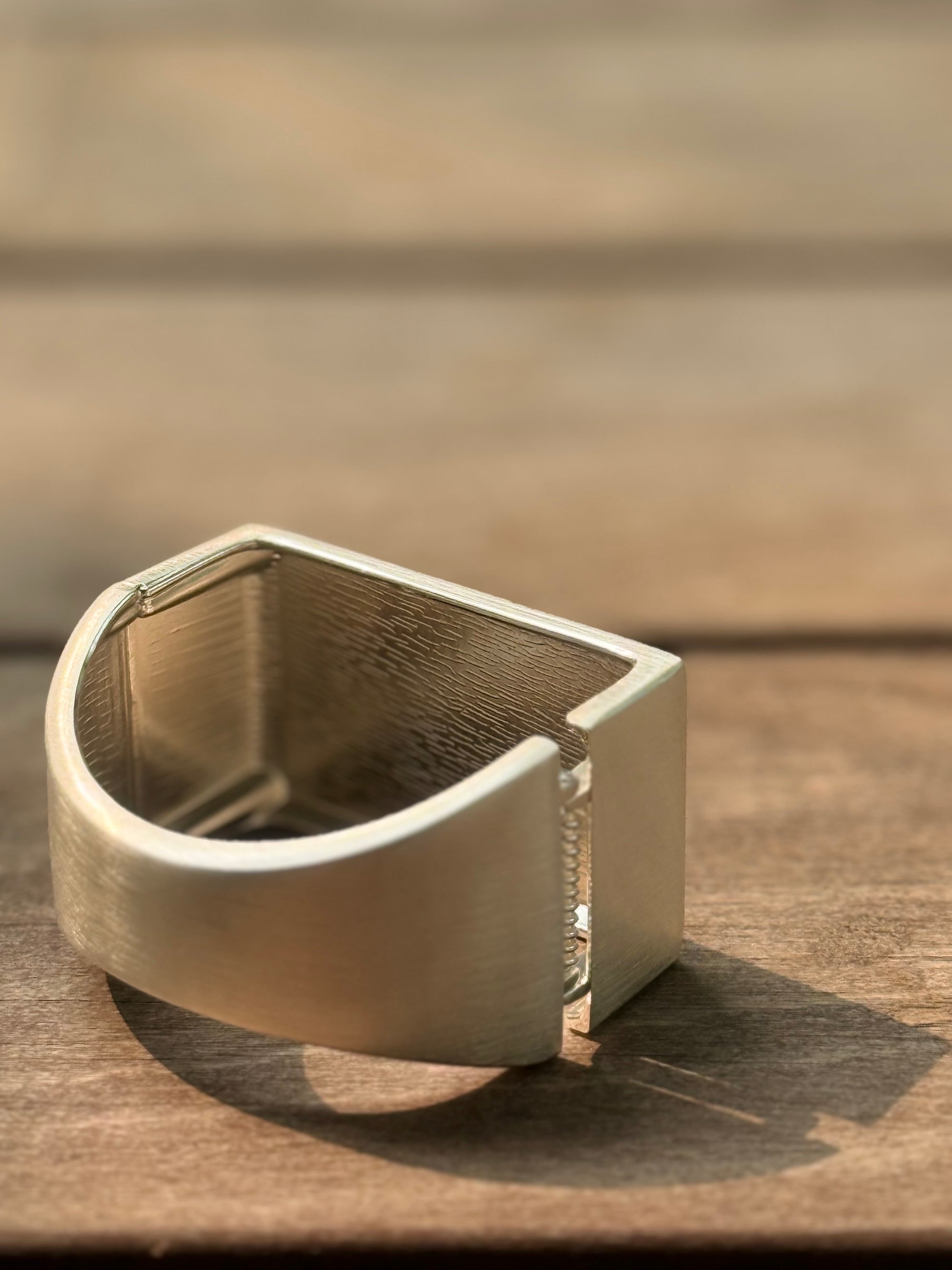 SOLIS SCULPTED SILVER CUFF