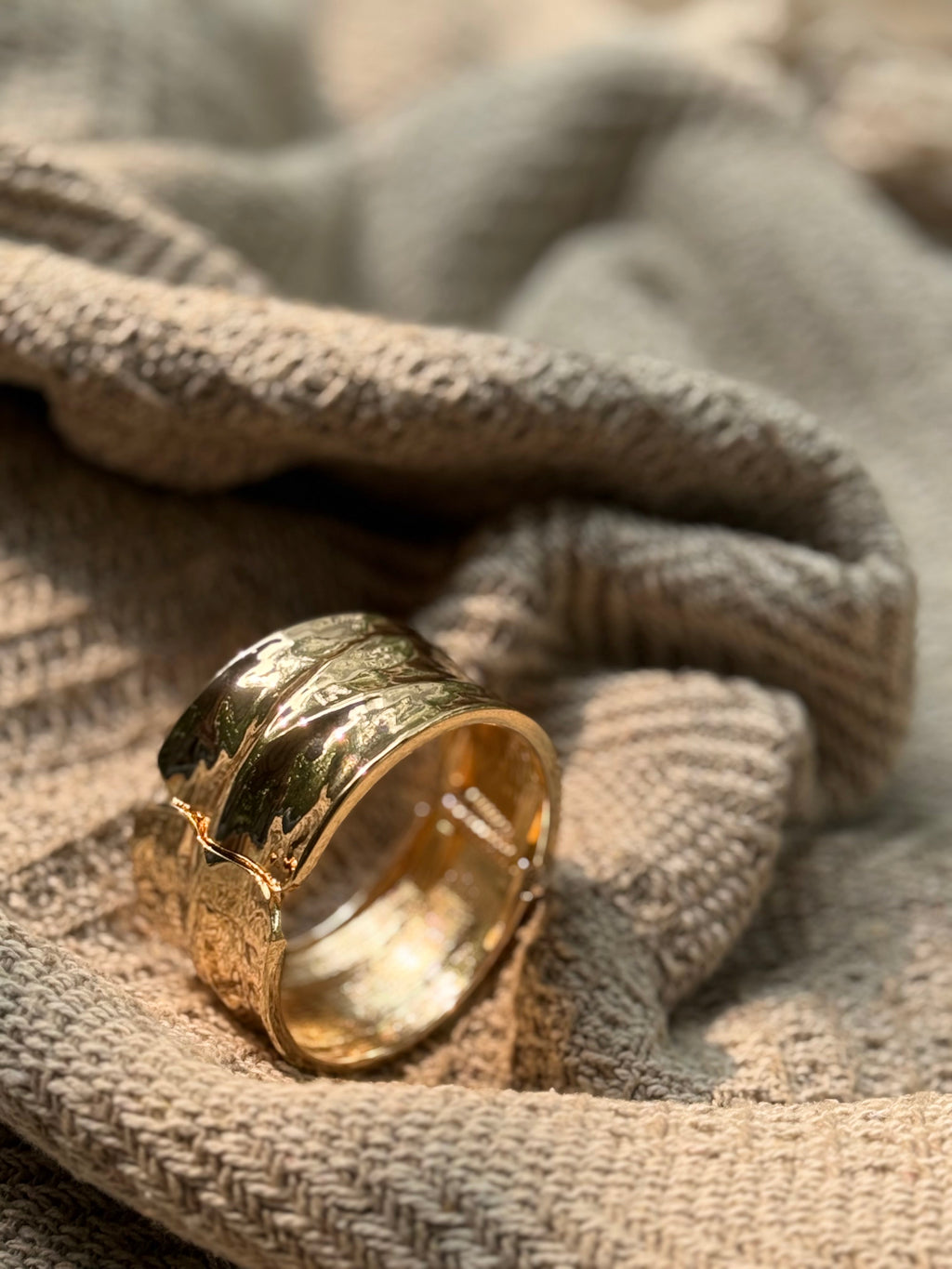 AURELIA HAMMERED GOLD CUFF
