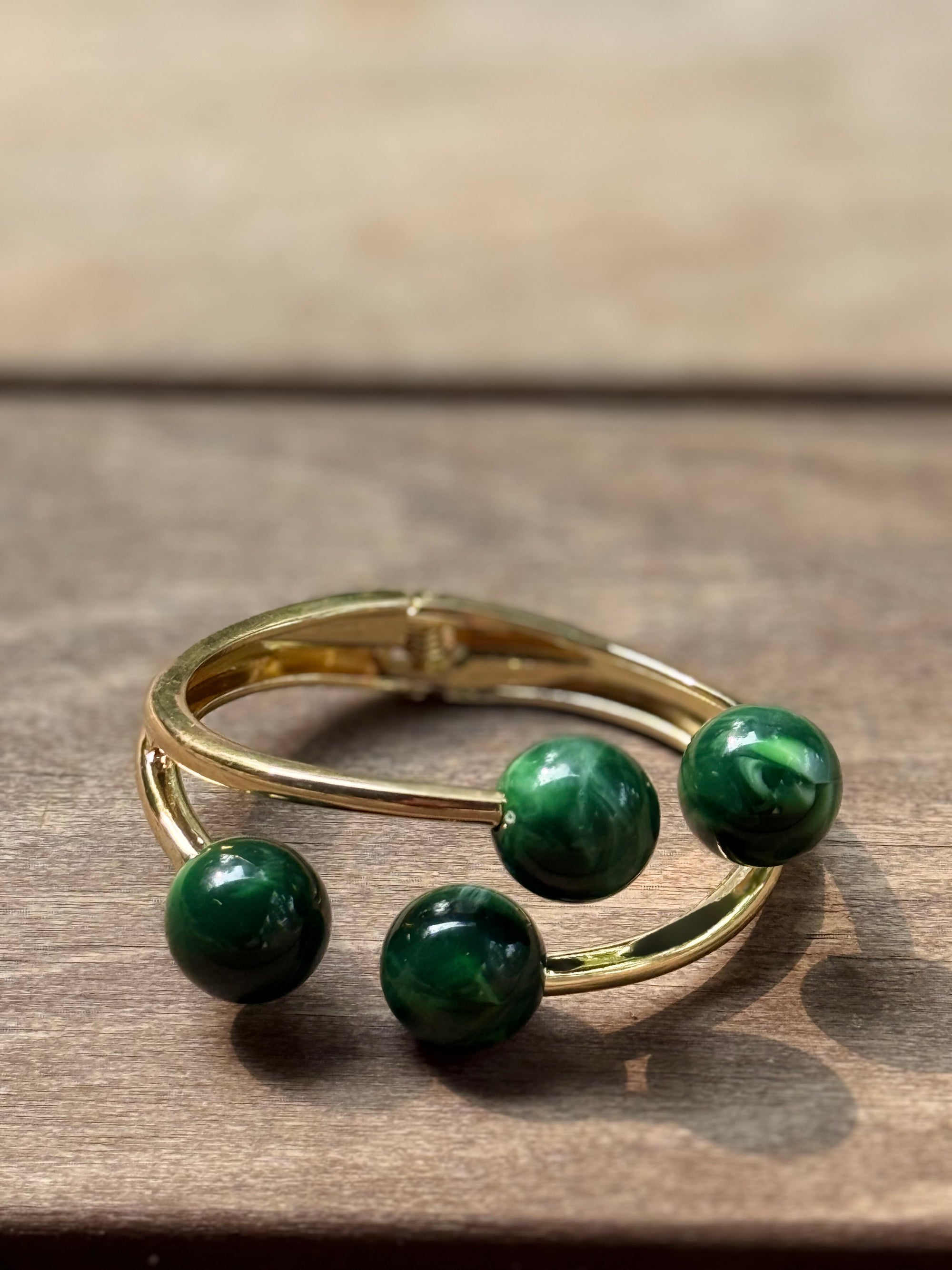 EMERALD ORBIT OPEN CUFF