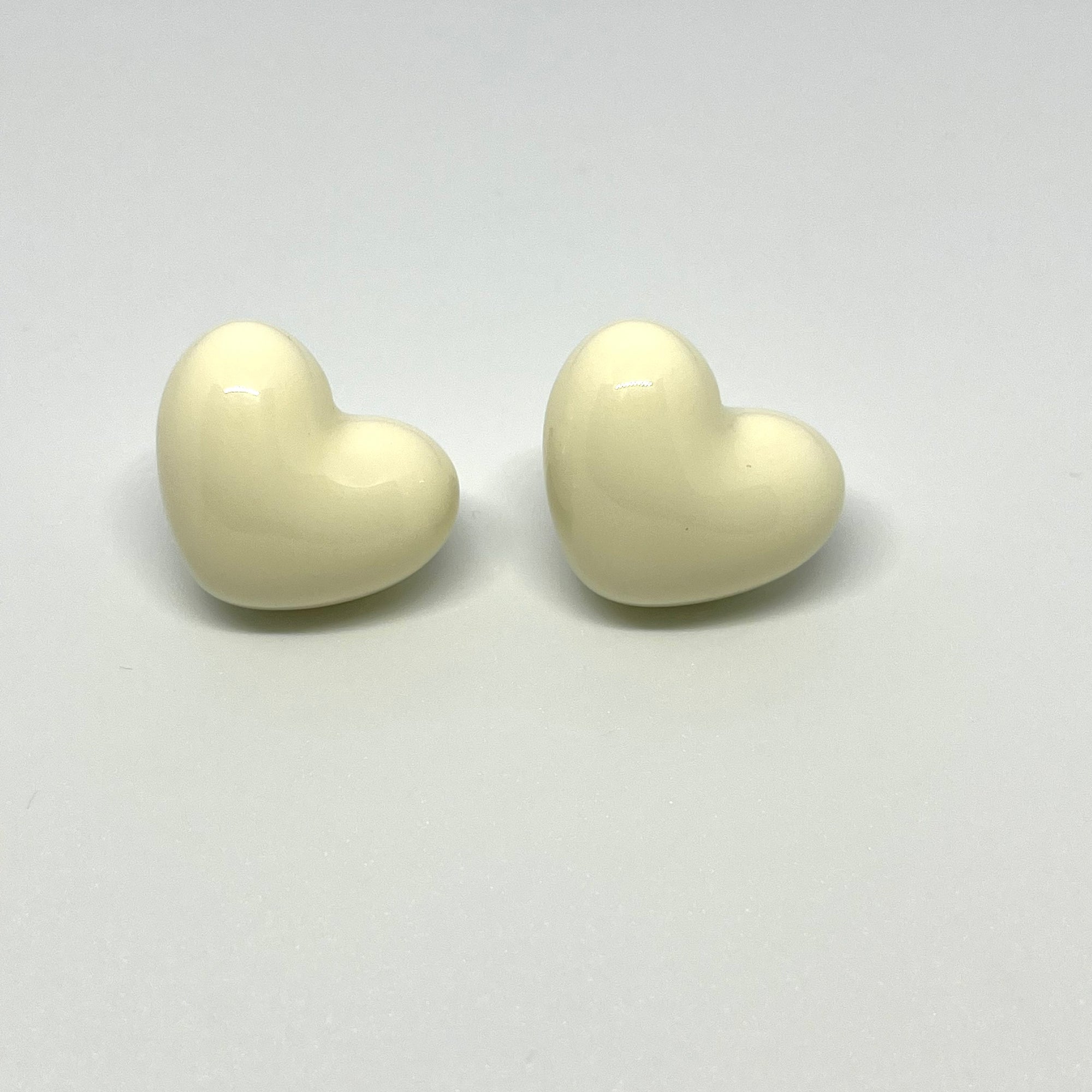 WHITE CORA EARRINGS