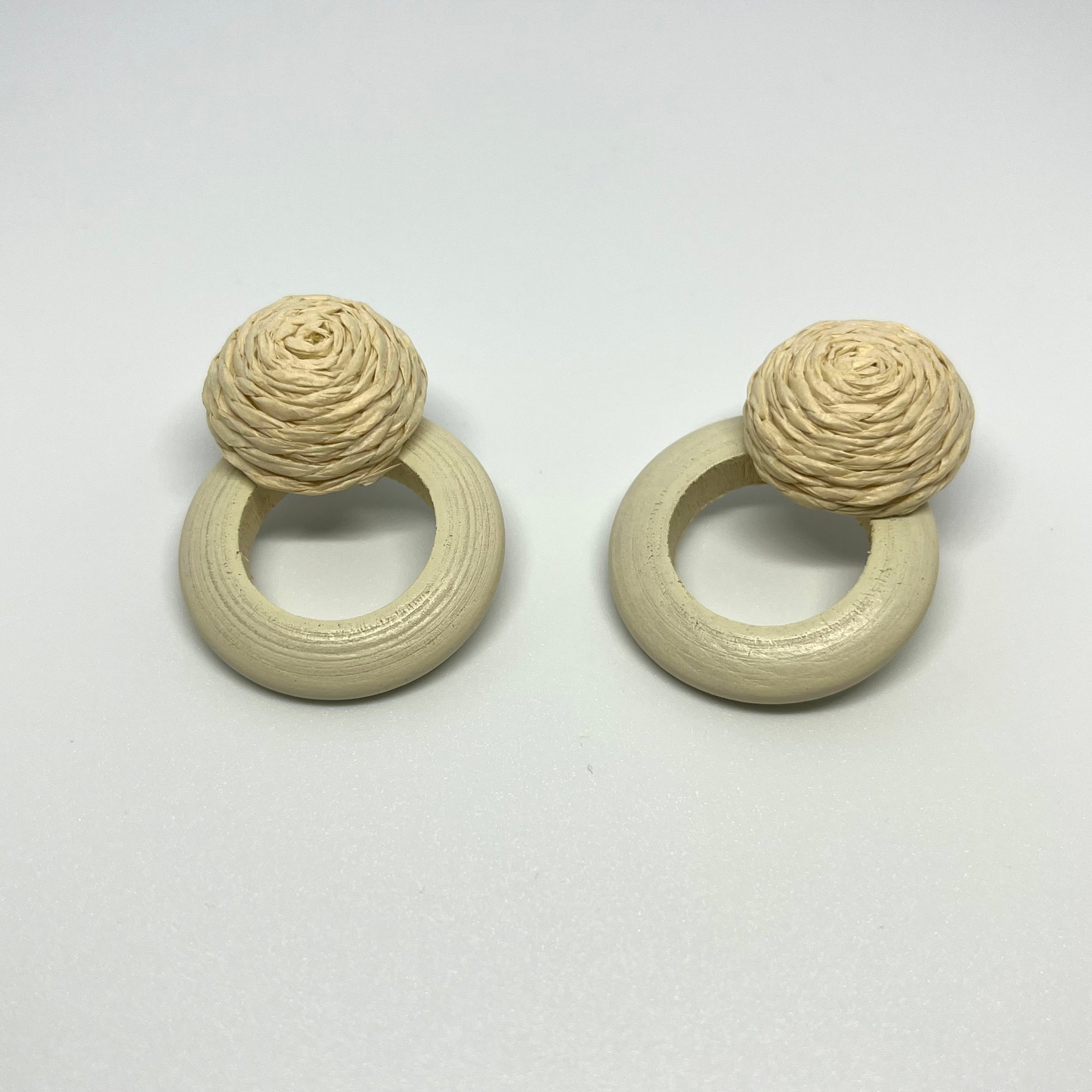 ZETA WHITE EARRINGS