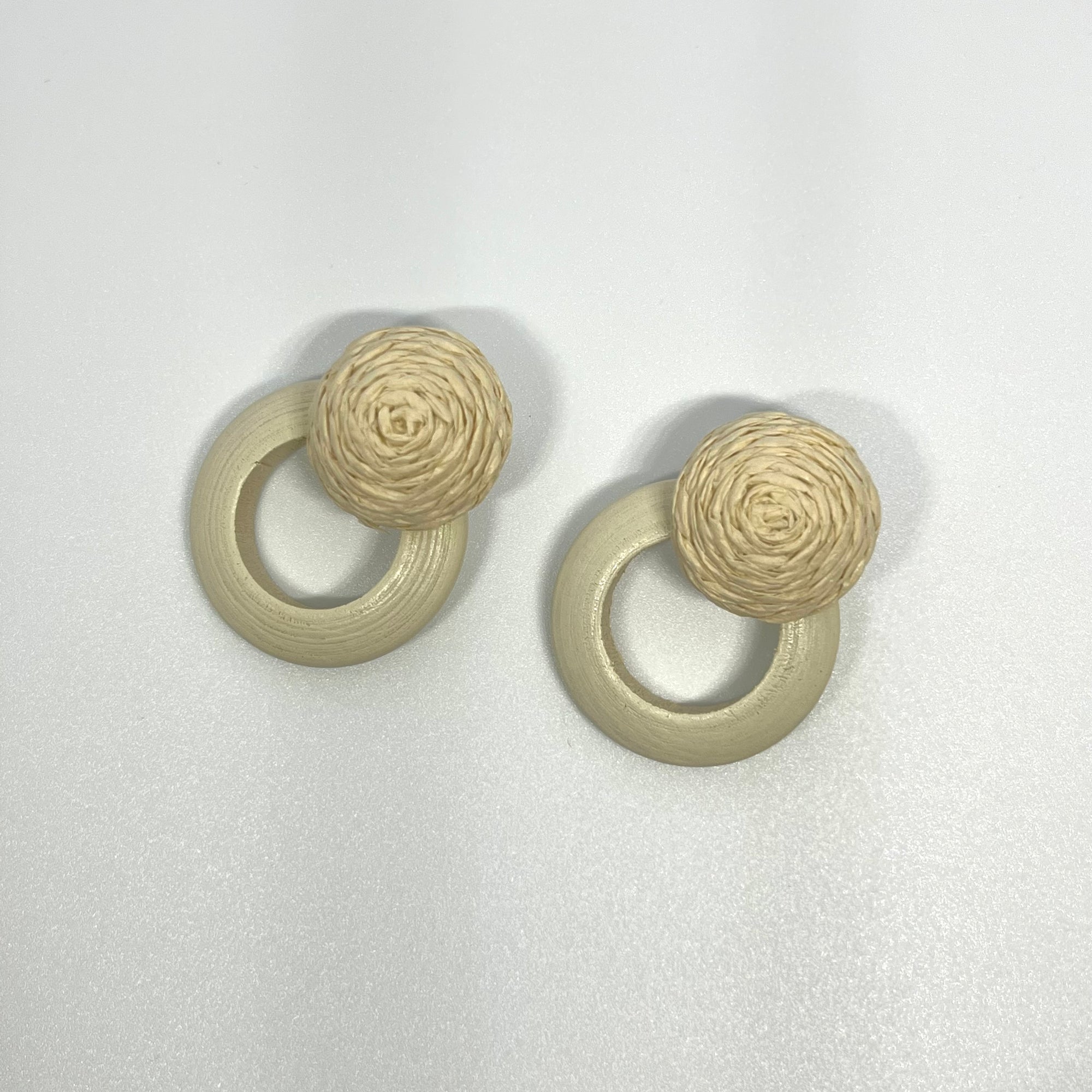ZETA WHITE EARRINGS