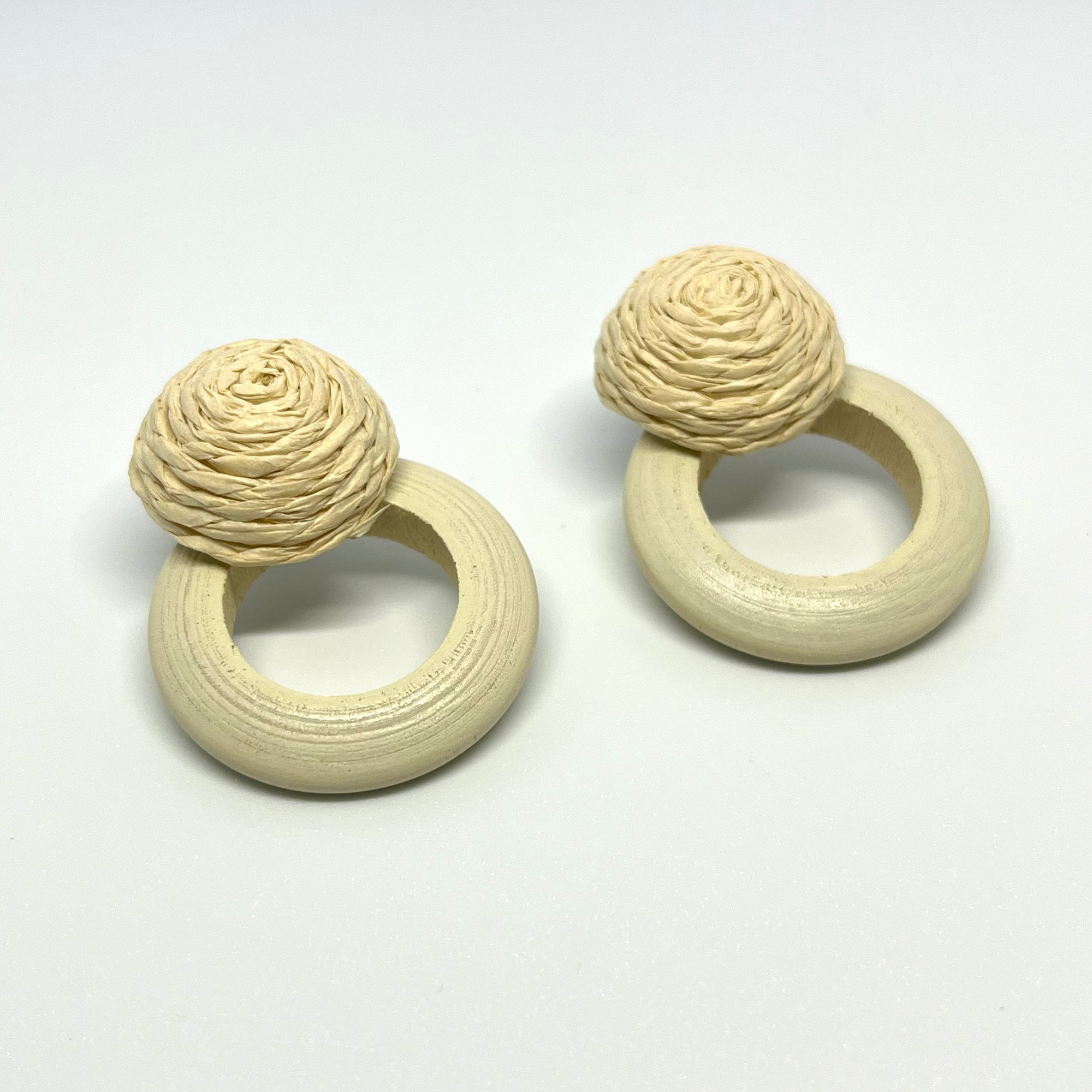 ZETA WHITE EARRINGS