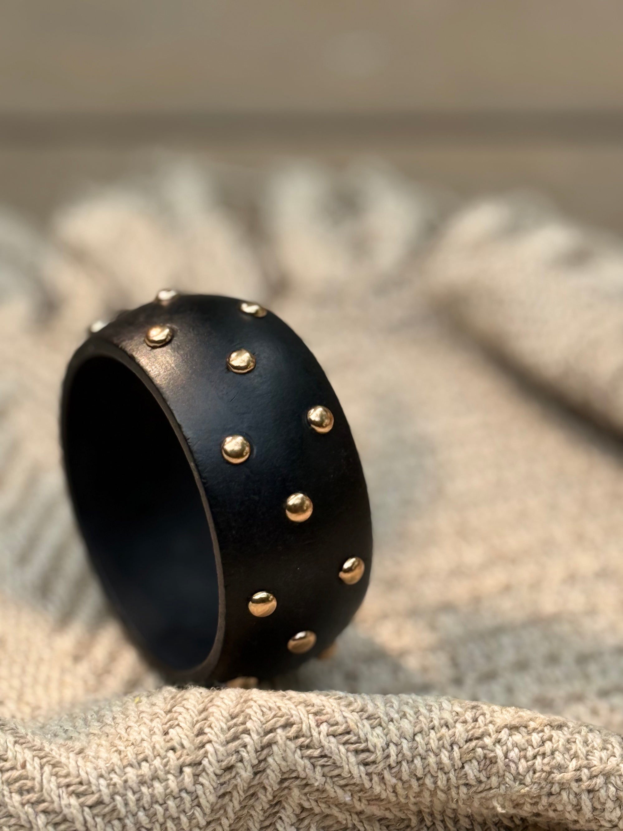 ASTRA STUD CUFF - NOIR