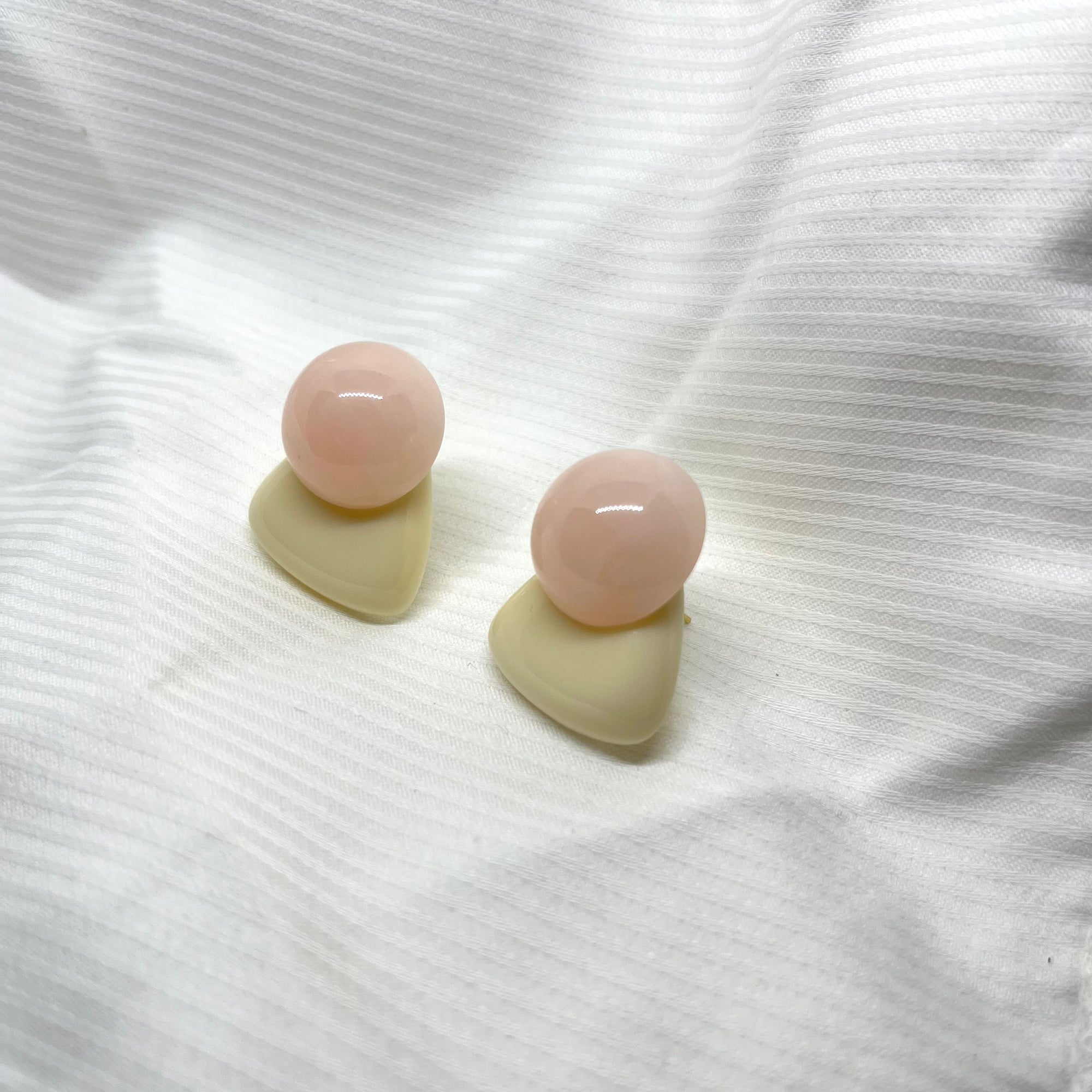 CRINO WHITE PINK EARRINGS