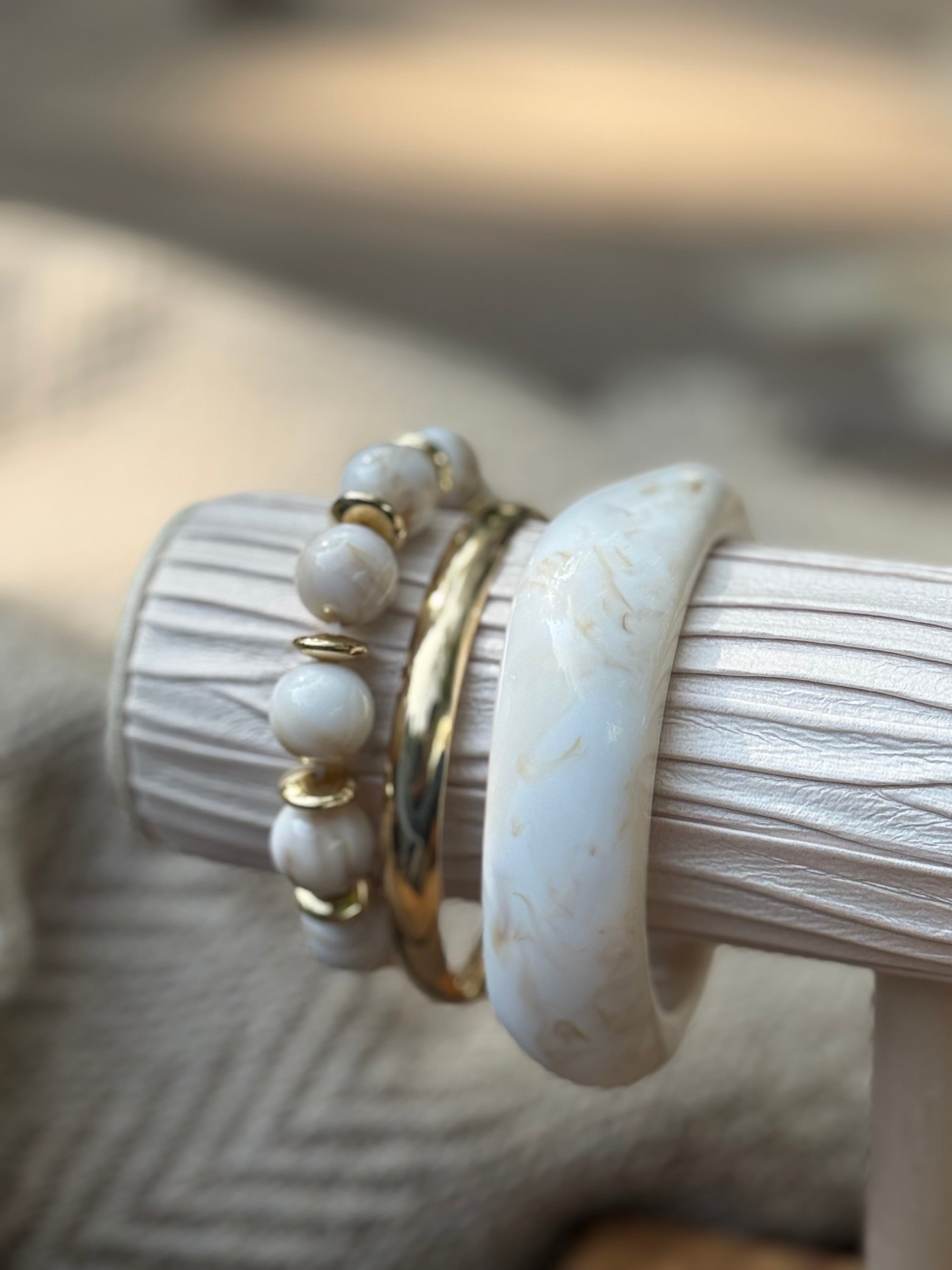 IVORY GLOW STATEMENT BRACELET