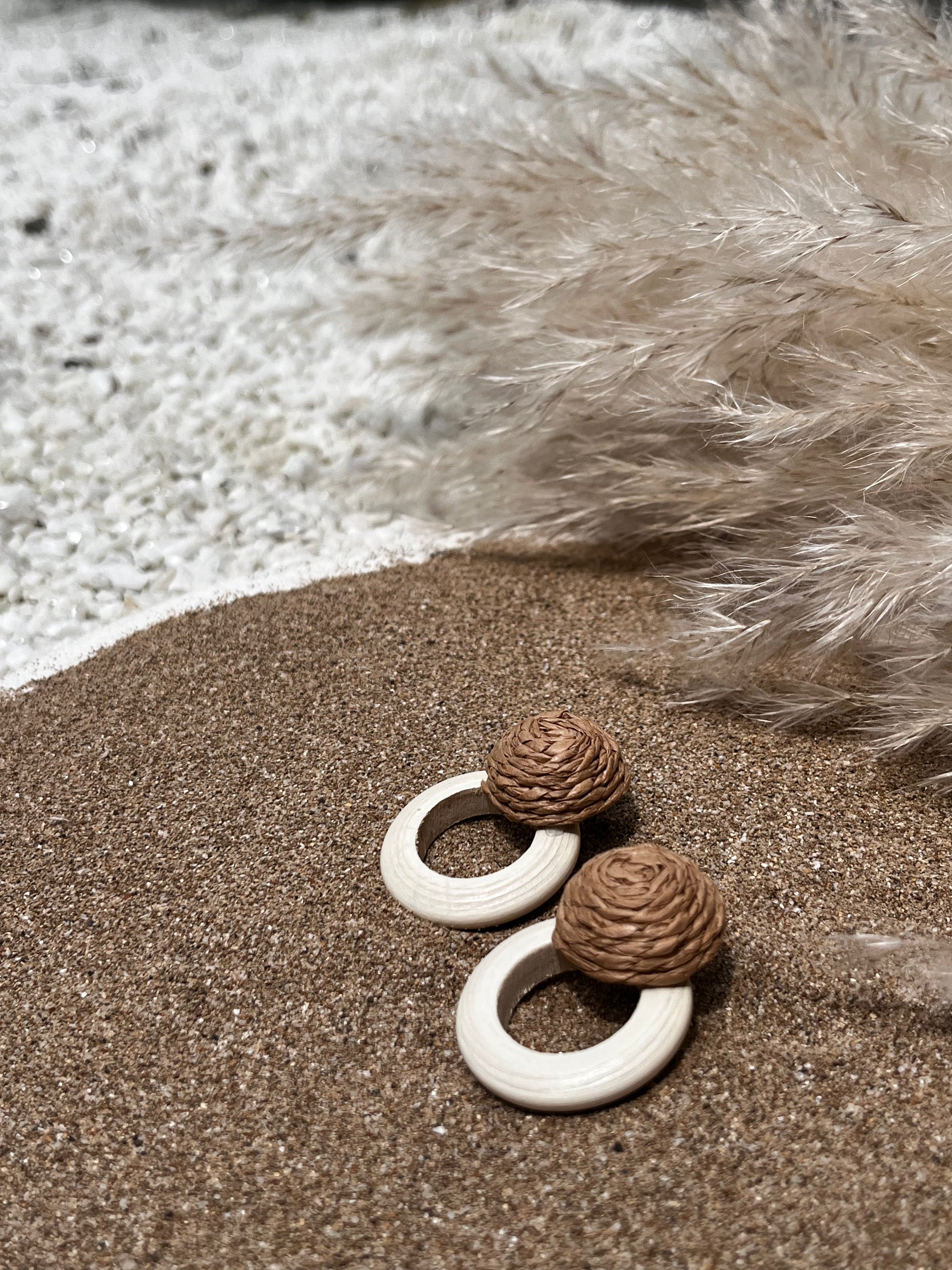 ZETA WHITE BROWN EARRINGS
