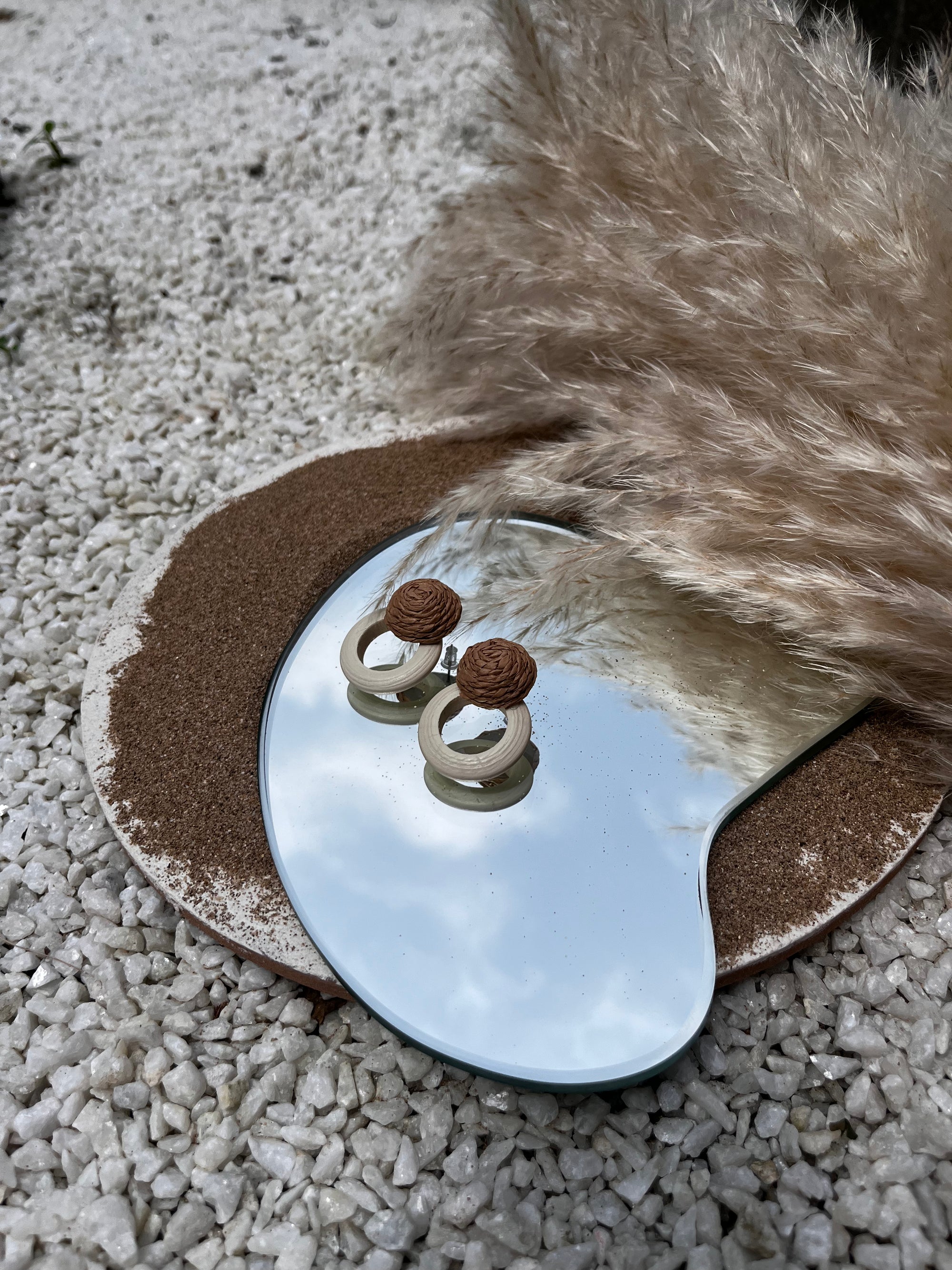 ZETA WHITE BROWN EARRINGS