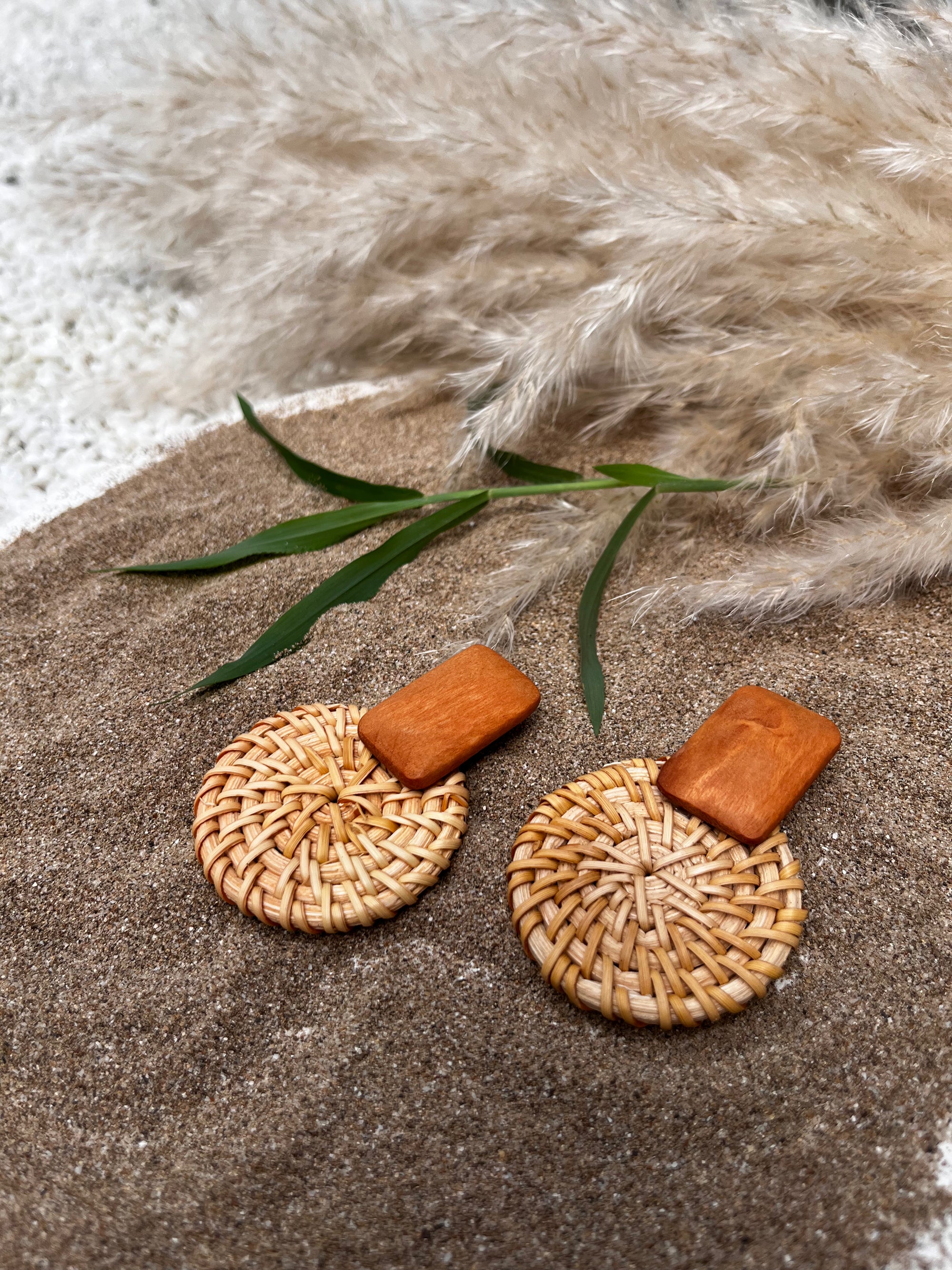 KARISA WOODEN JUTE EARRINGS