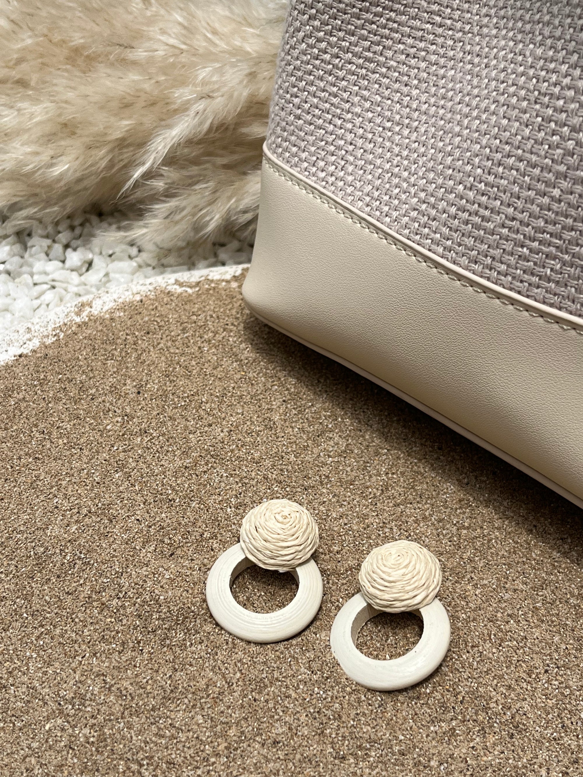 ZETA WHITE EARRINGS