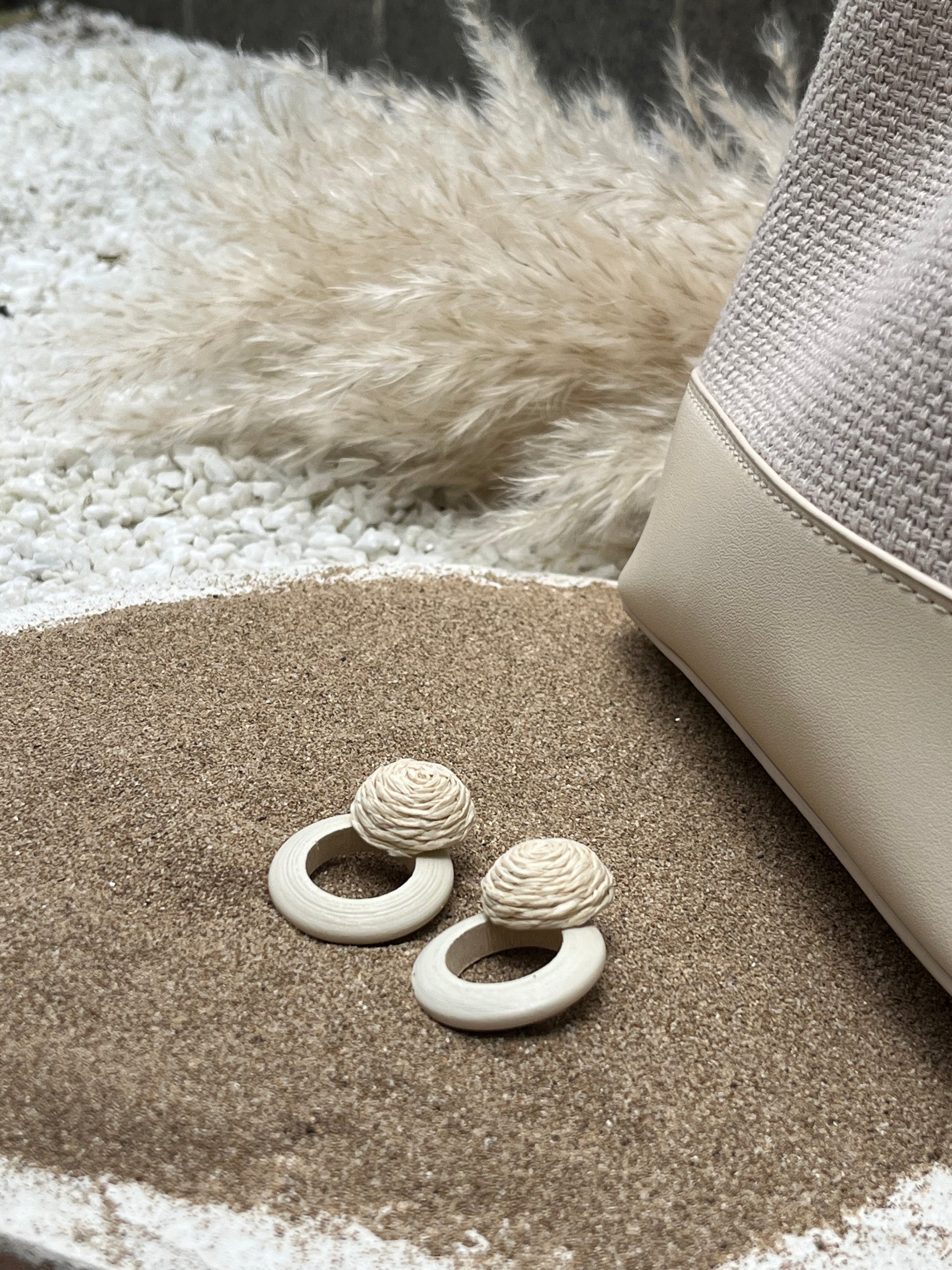 ZETA WHITE EARRINGS