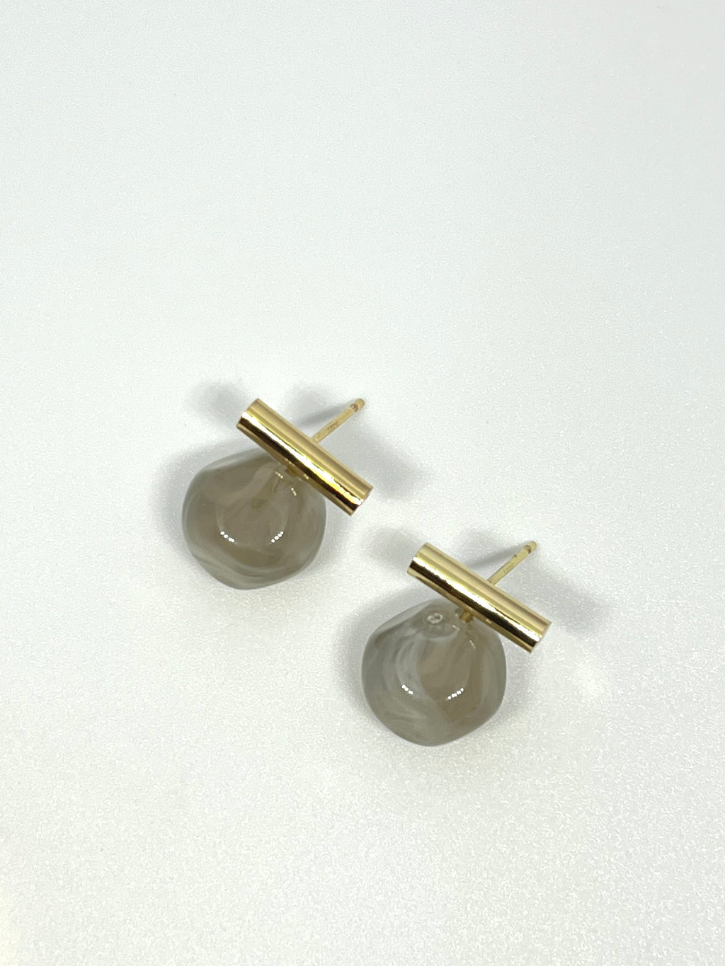 NEAERA GREY EARRINGS