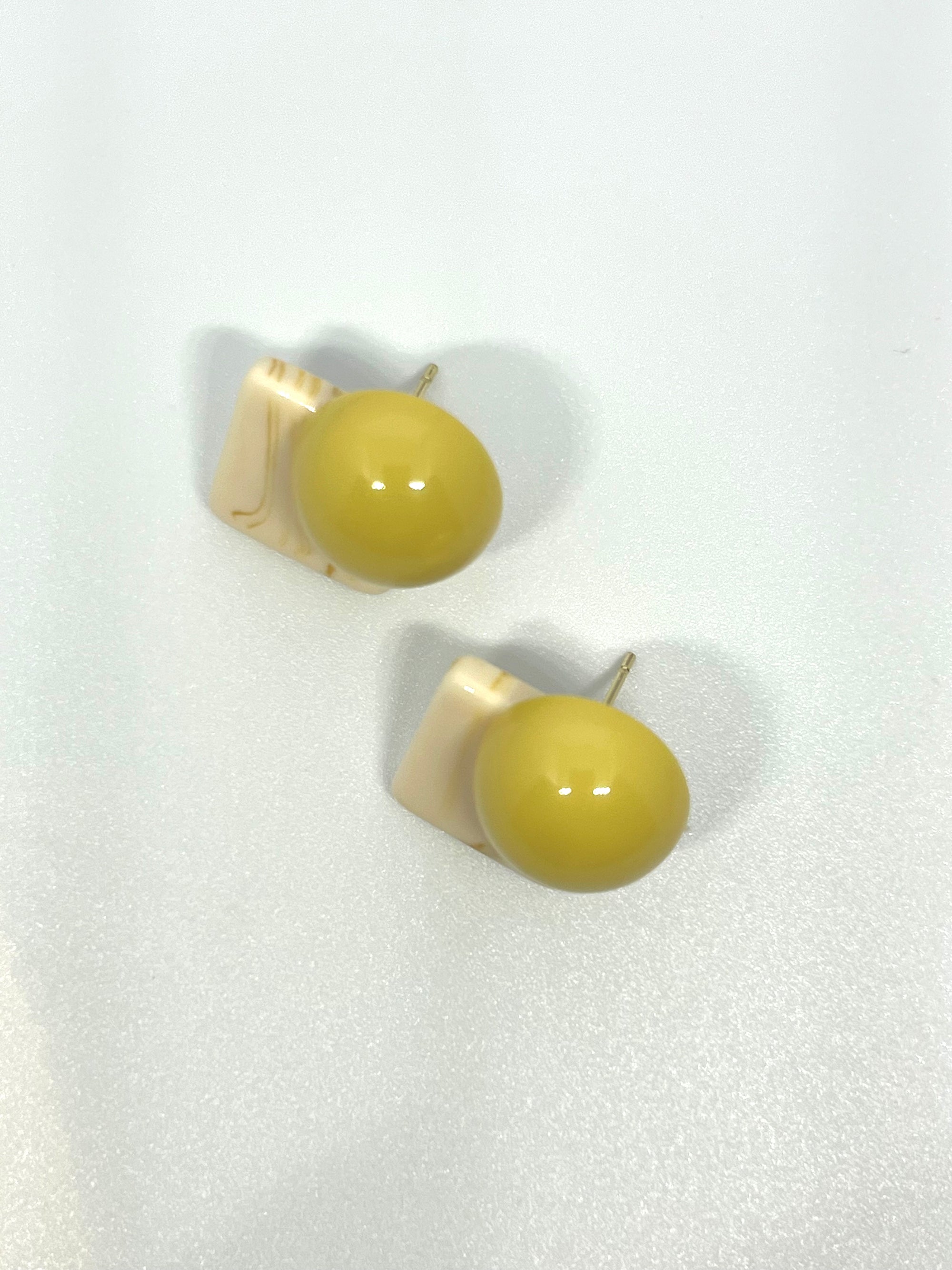 NADIA YELLOW WHITE EARRINGS