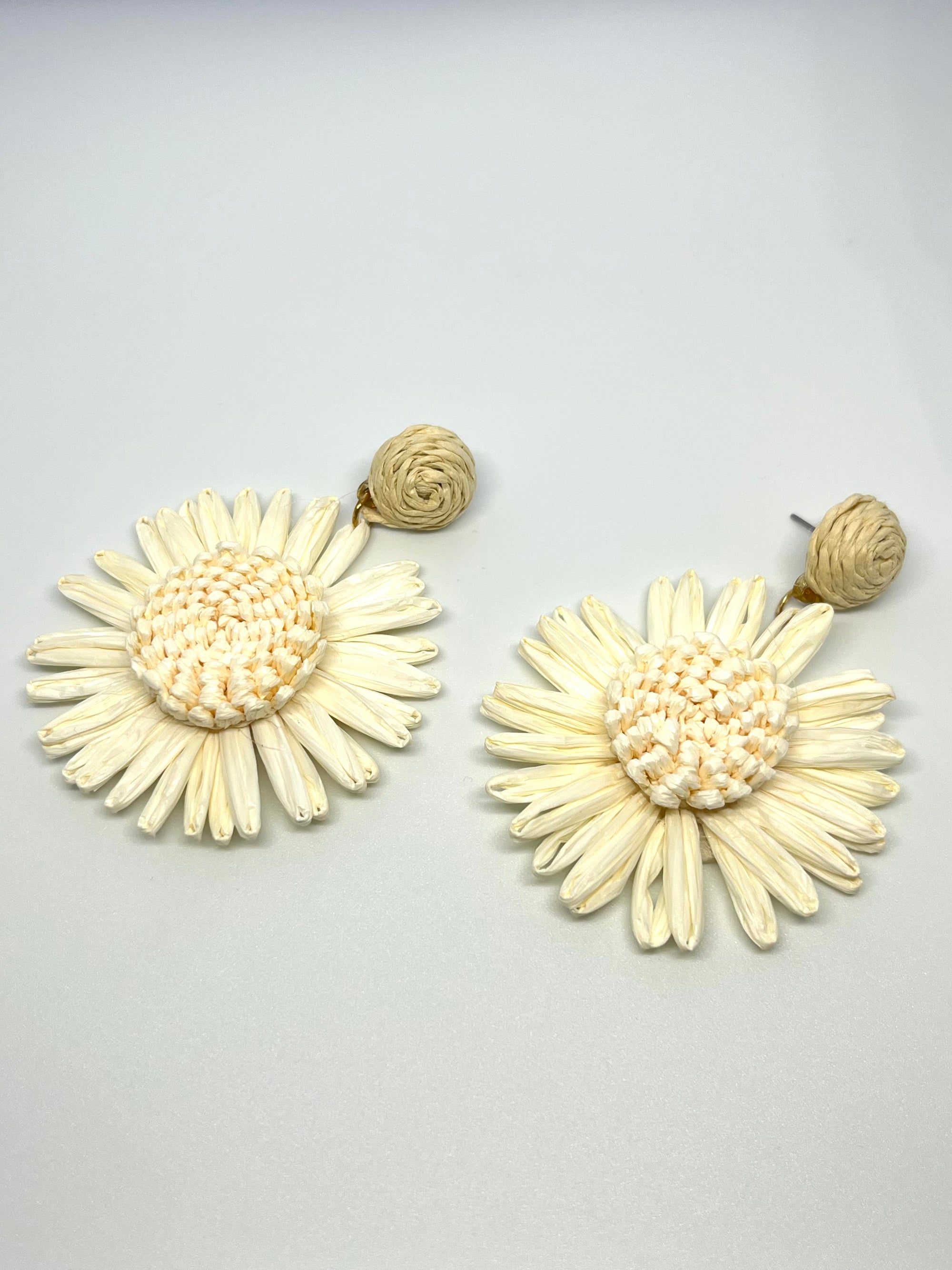 HELIOS OFF WHITE  EARRINGS