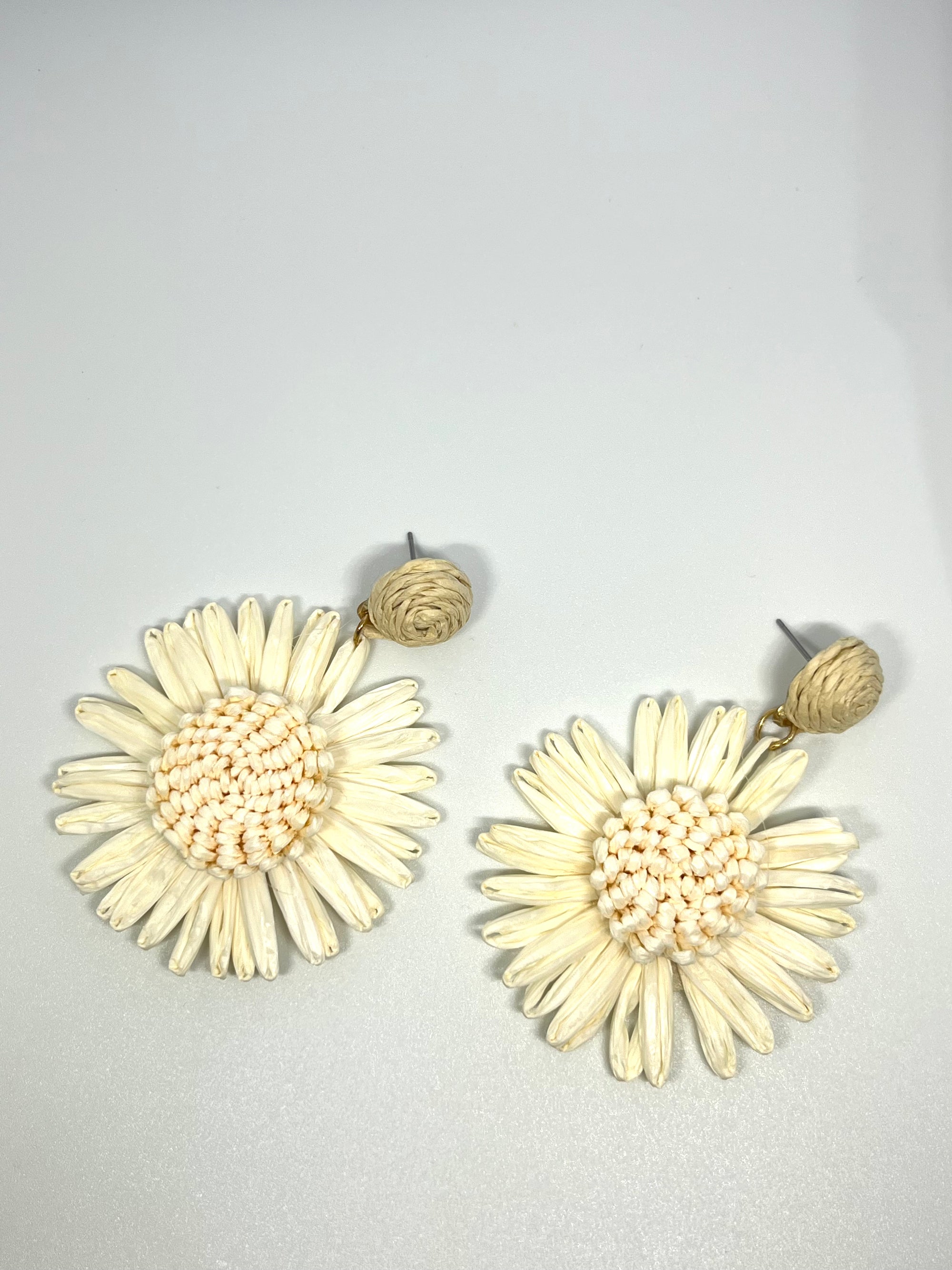 HELIOS OFF WHITE  EARRINGS