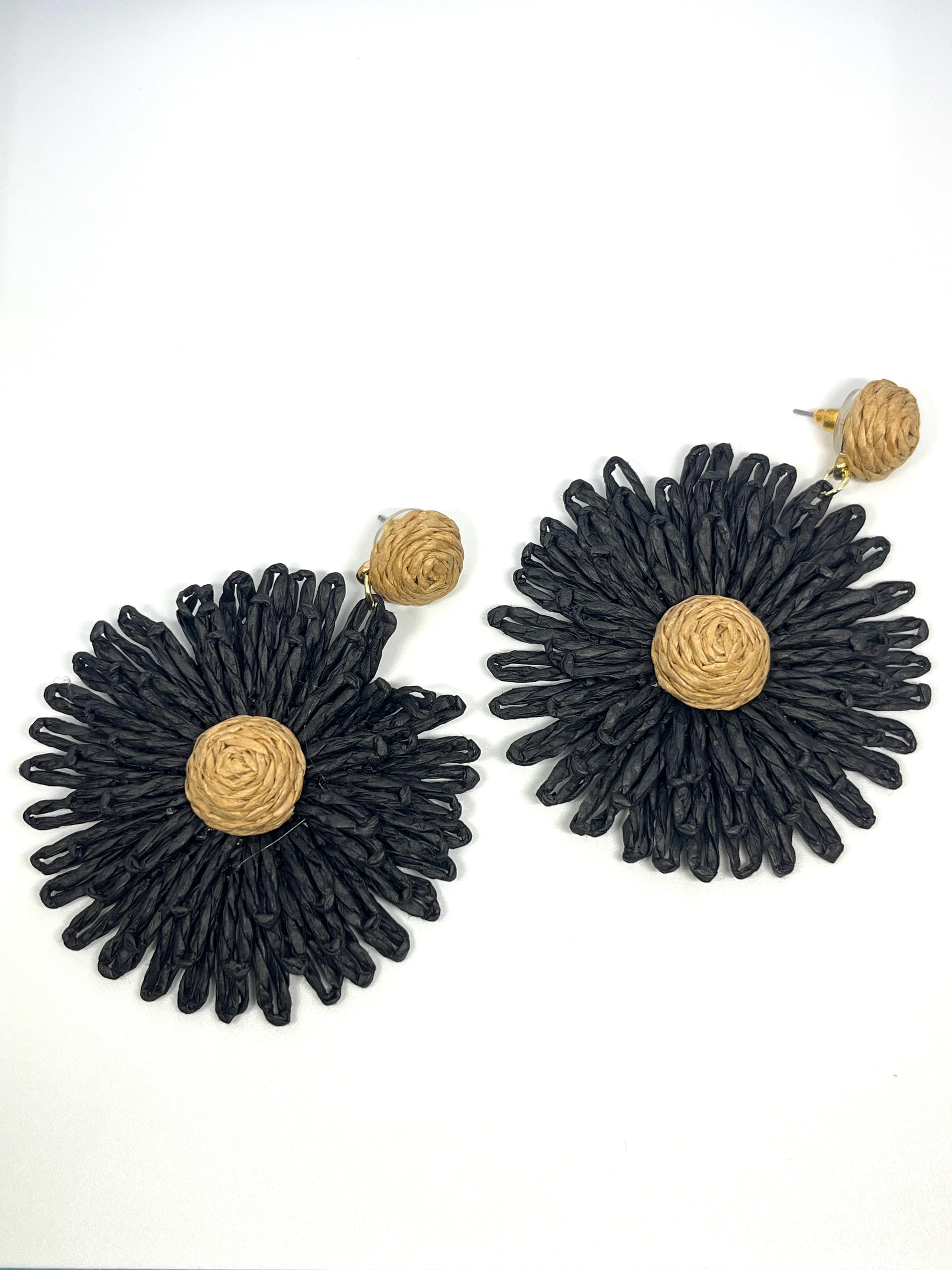 HELIOS BLACK EARRINGS