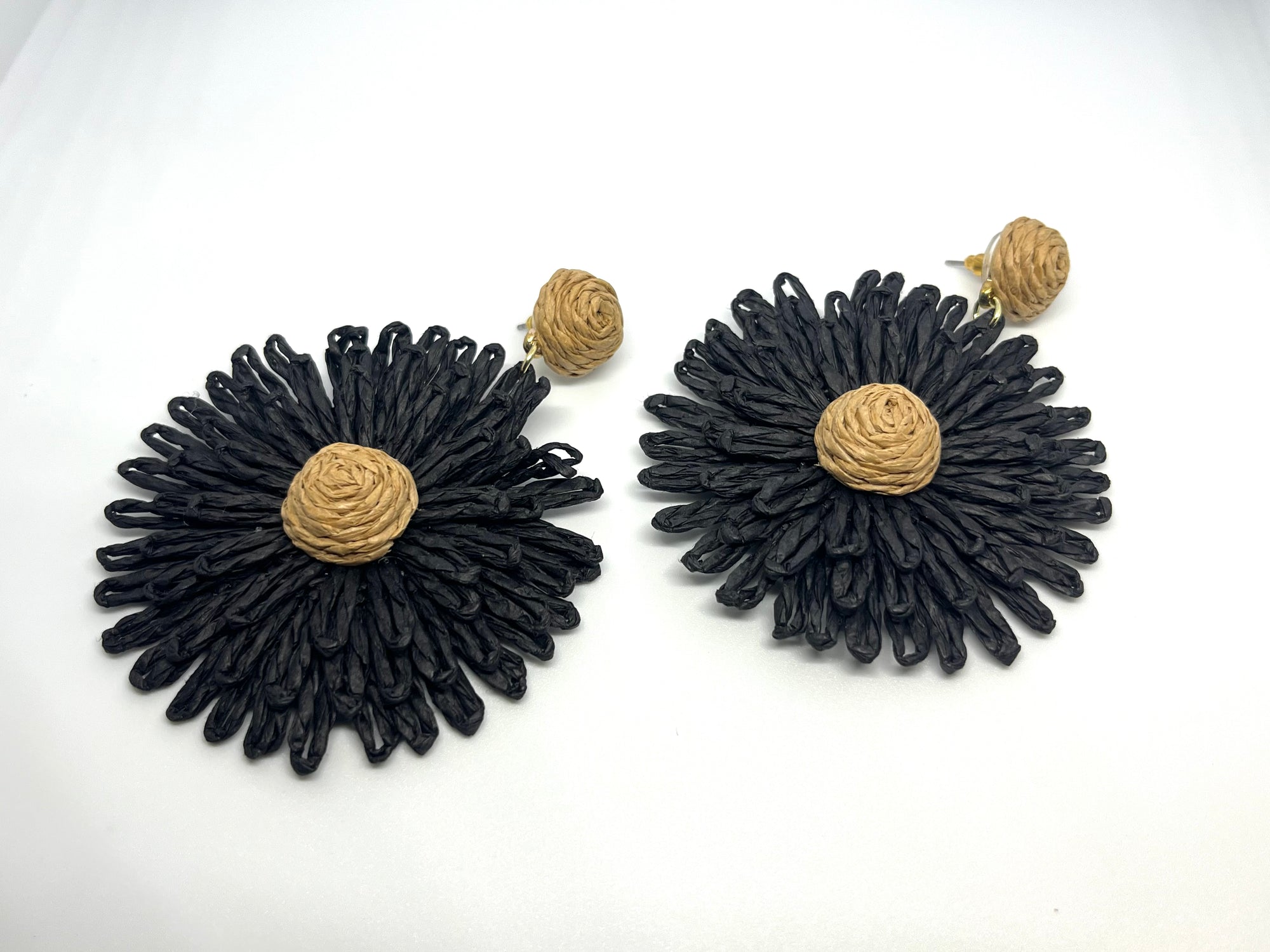 HELIOS BLACK EARRINGS