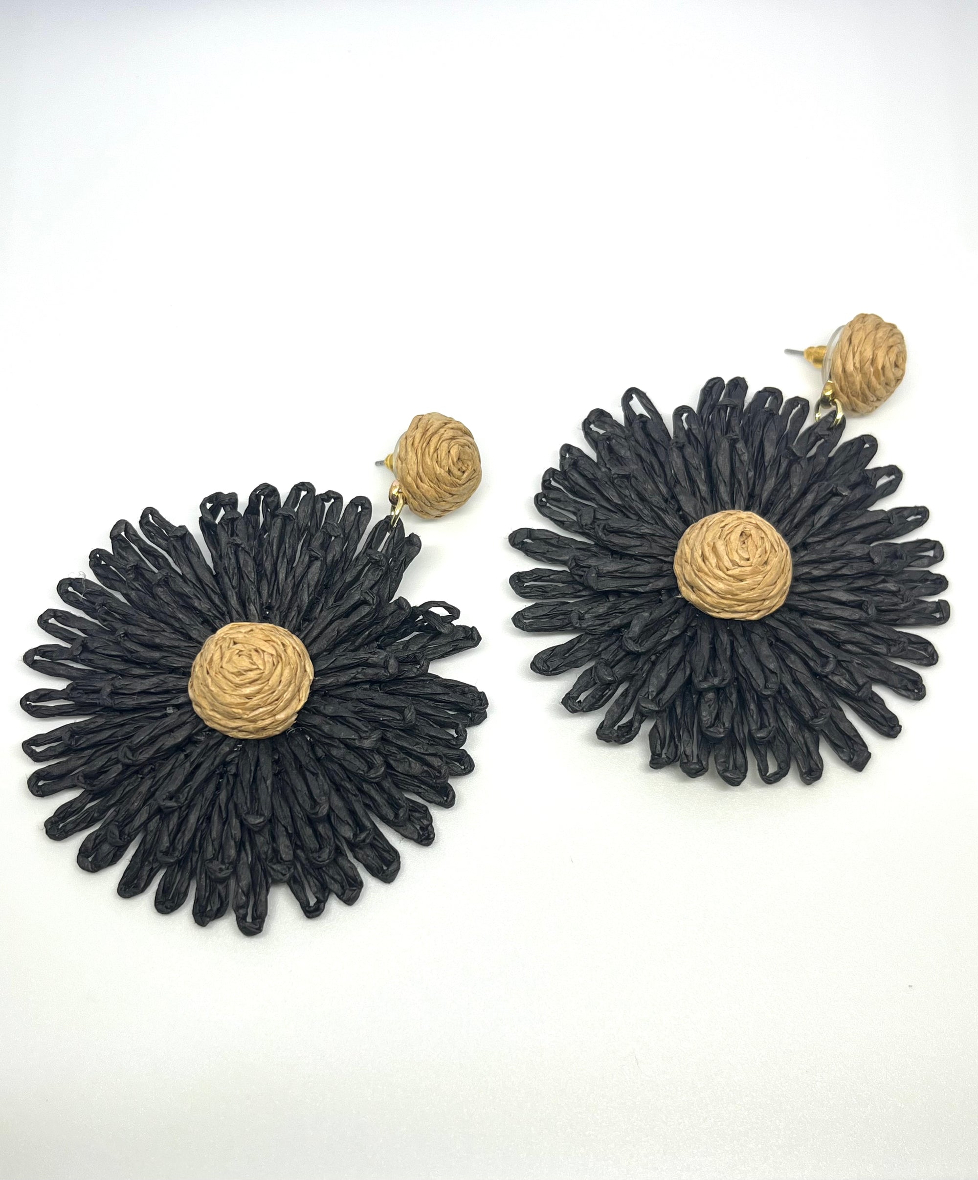 HELIOS BLACK EARRINGS