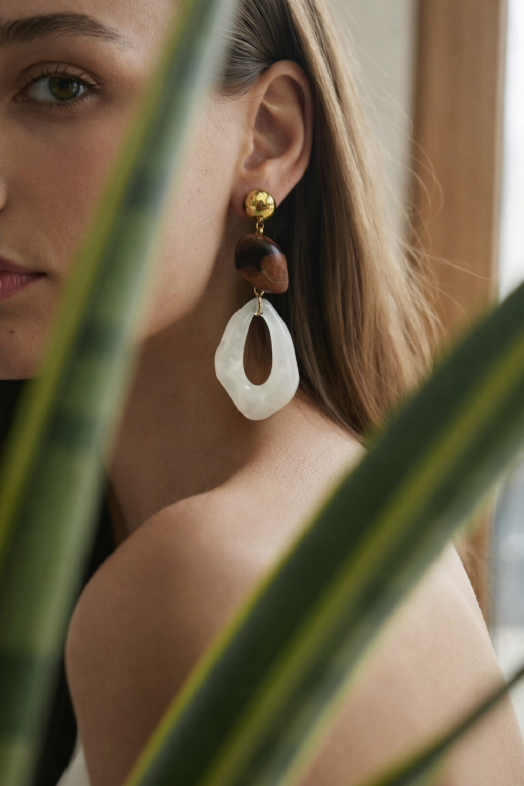 White Drift Earrings